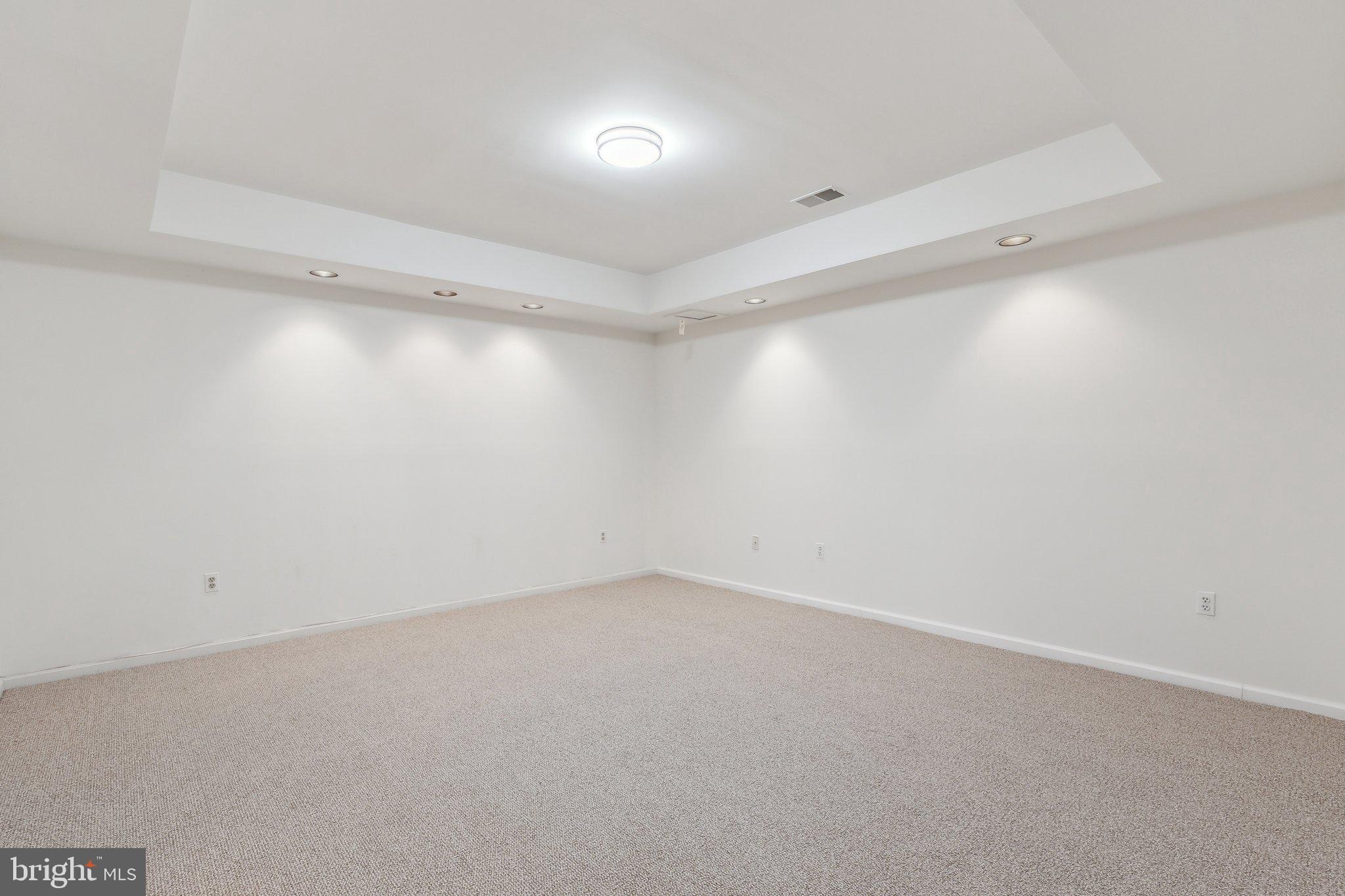 SPRING MEADOWS - Residential