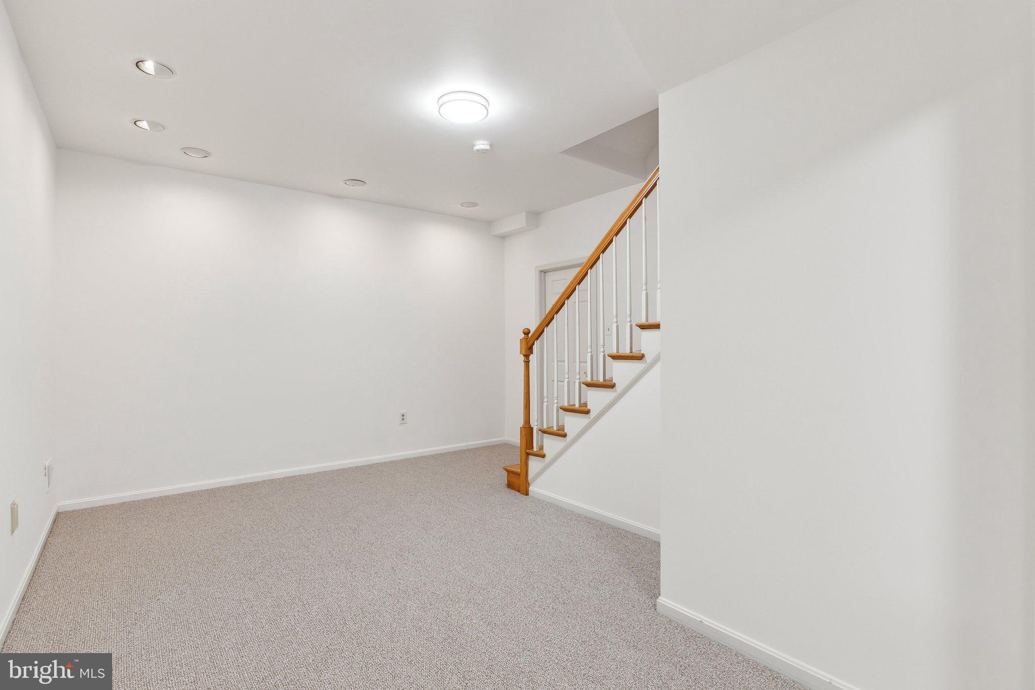 SPRING MEADOWS - Residential