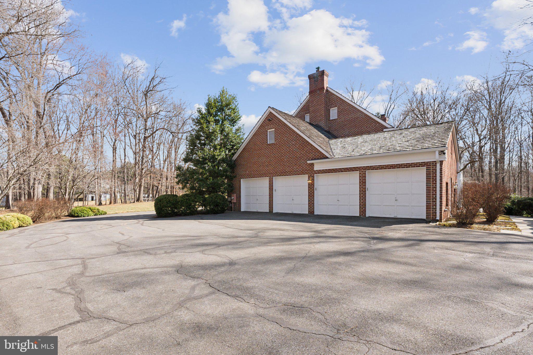 SPRING MEADOWS - Residential