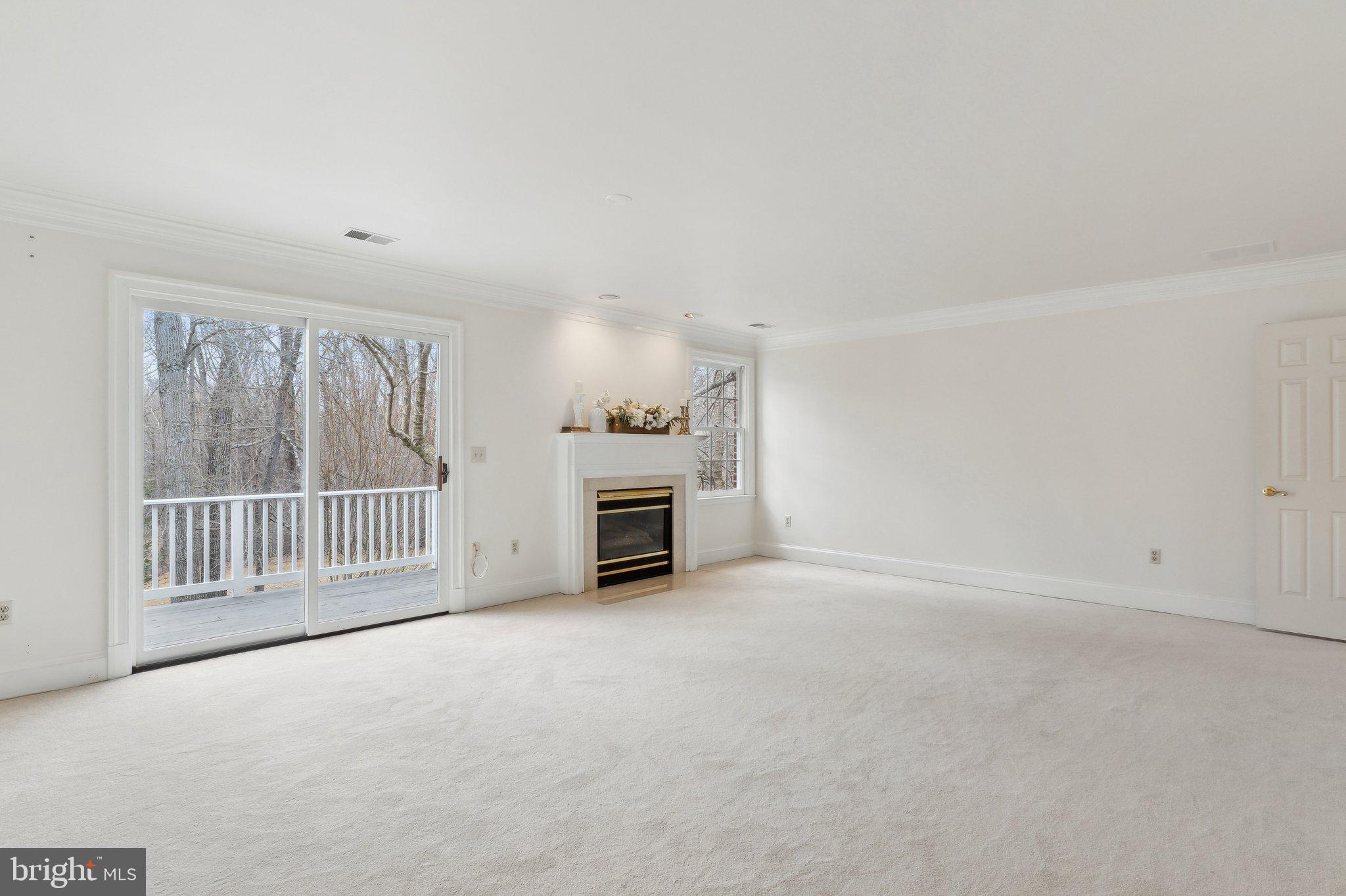 SPRING MEADOWS - Residential