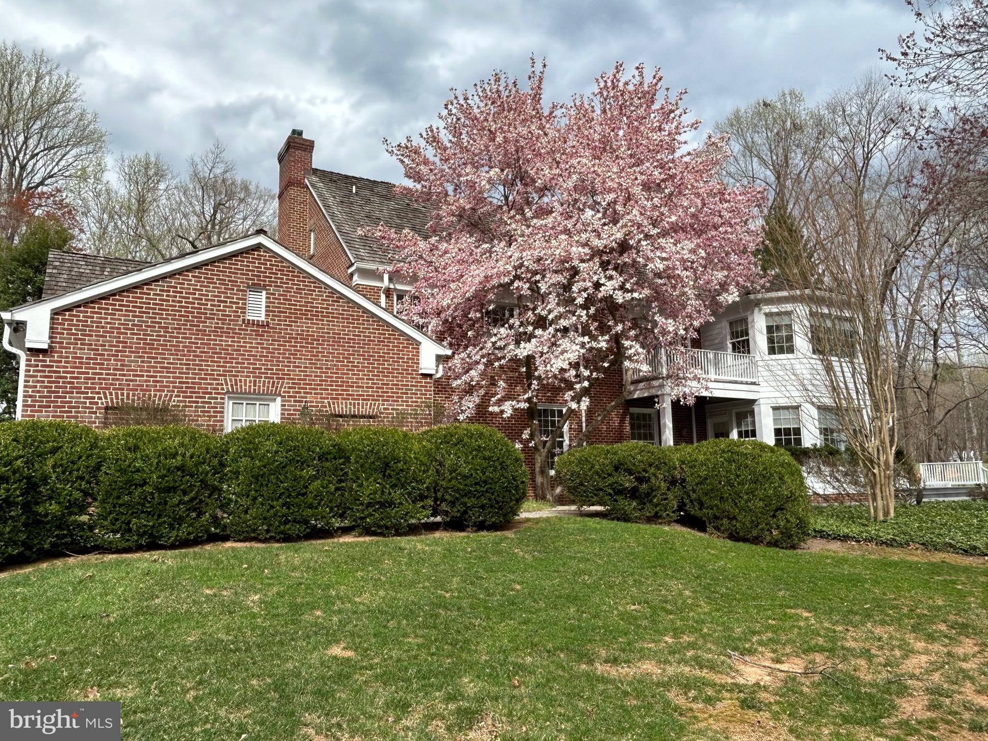 SPRING MEADOWS - Residential