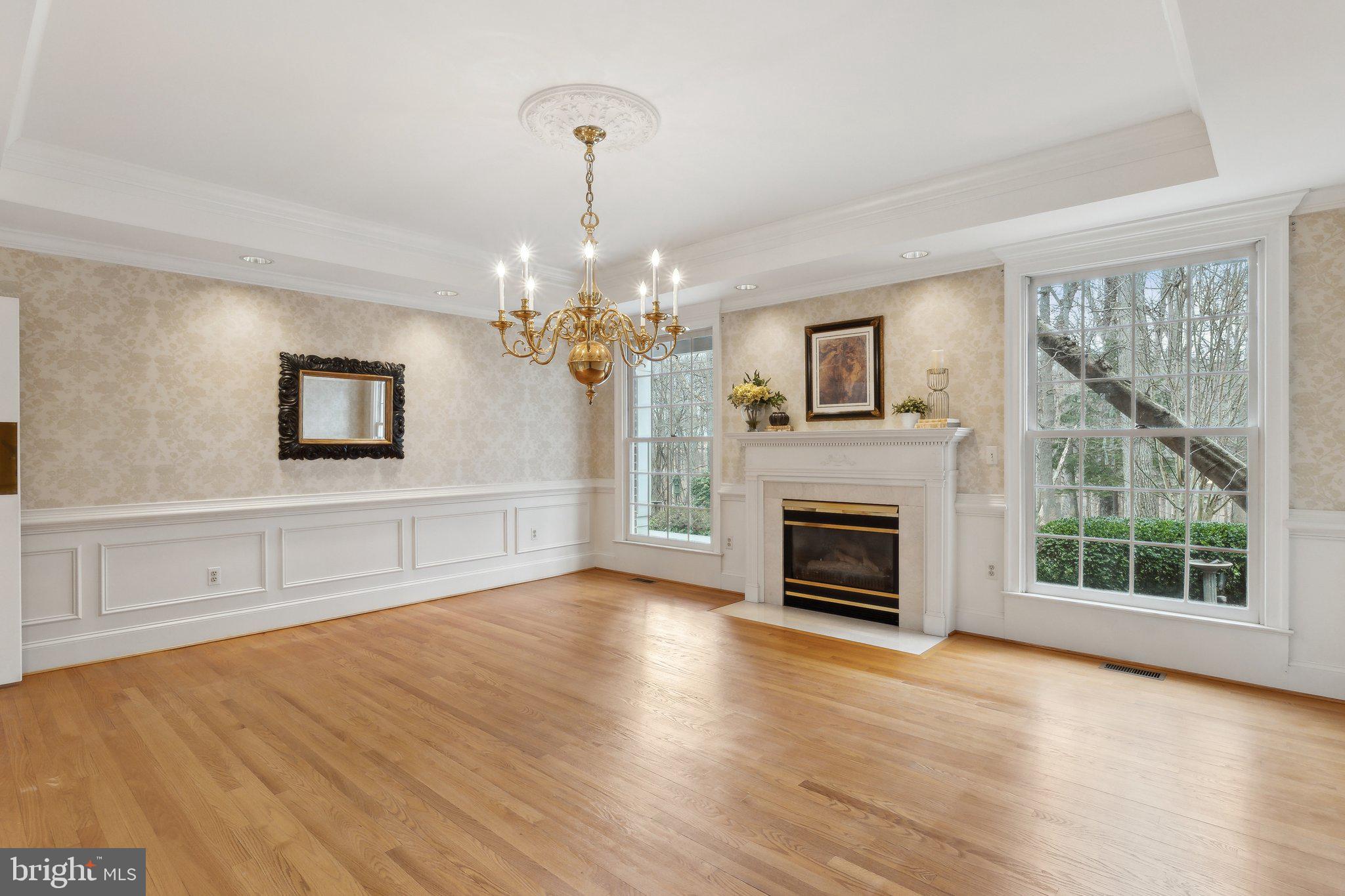 SPRING MEADOWS - Residential