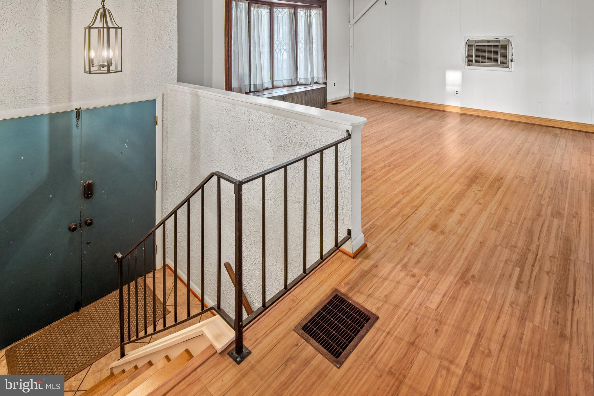 MOUNT AUGUSTINE - Residential