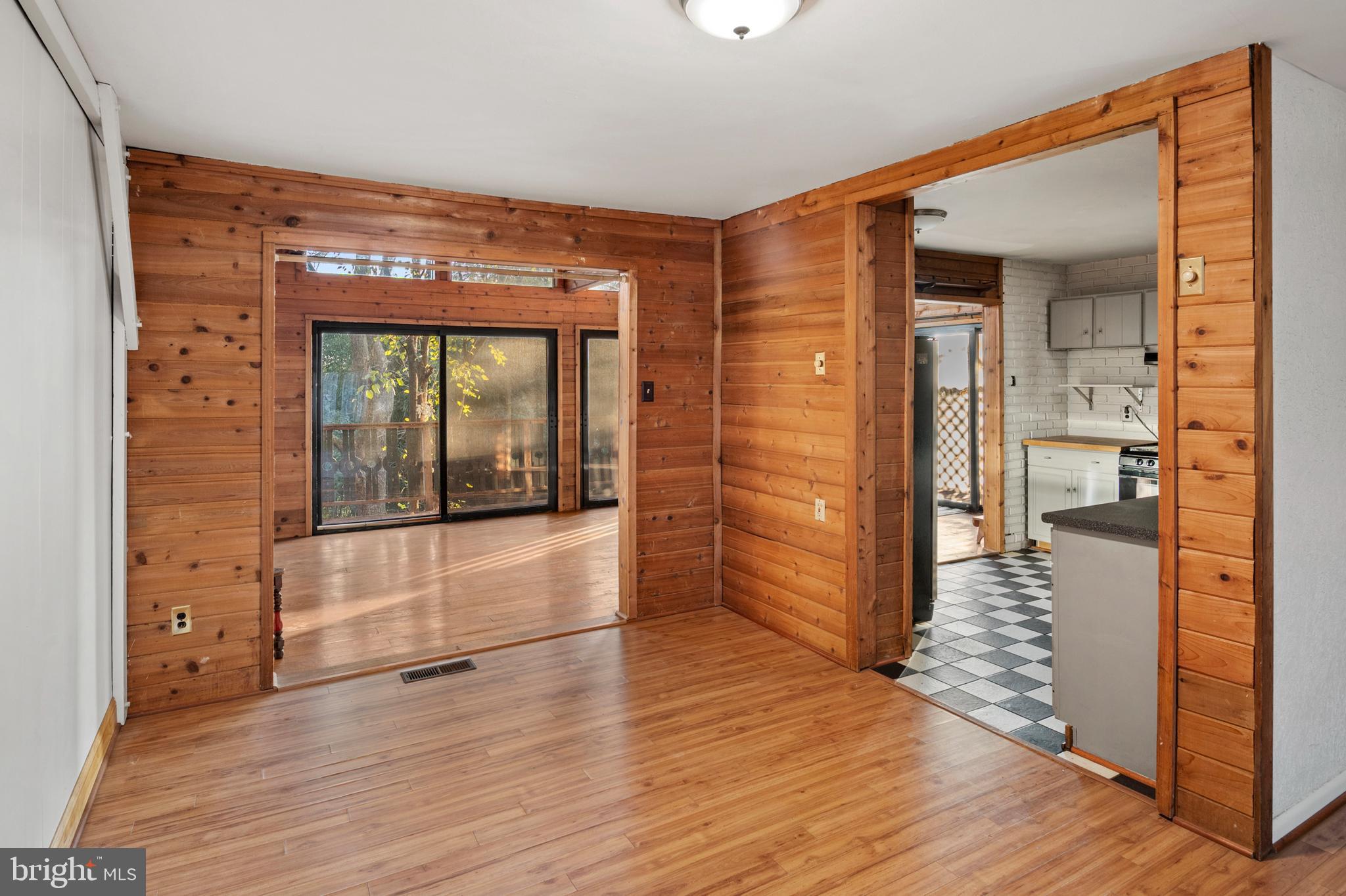 MOUNT AUGUSTINE - Residential