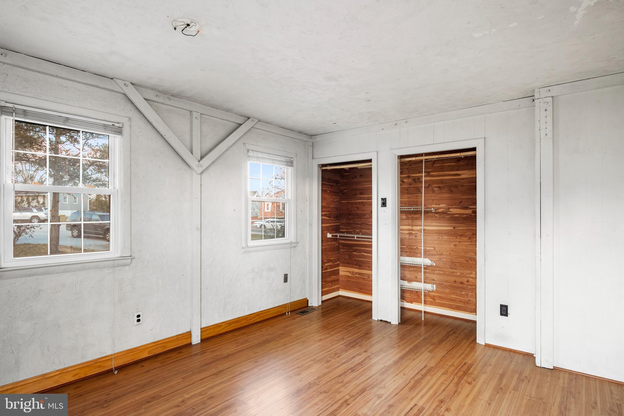 MOUNT AUGUSTINE - Residential