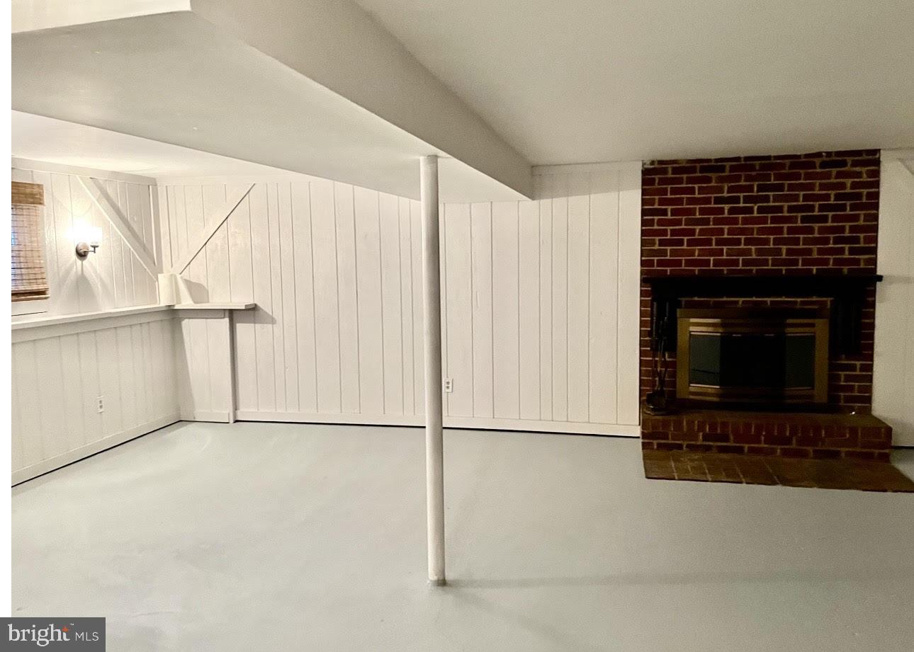 MOUNT AUGUSTINE - Residential