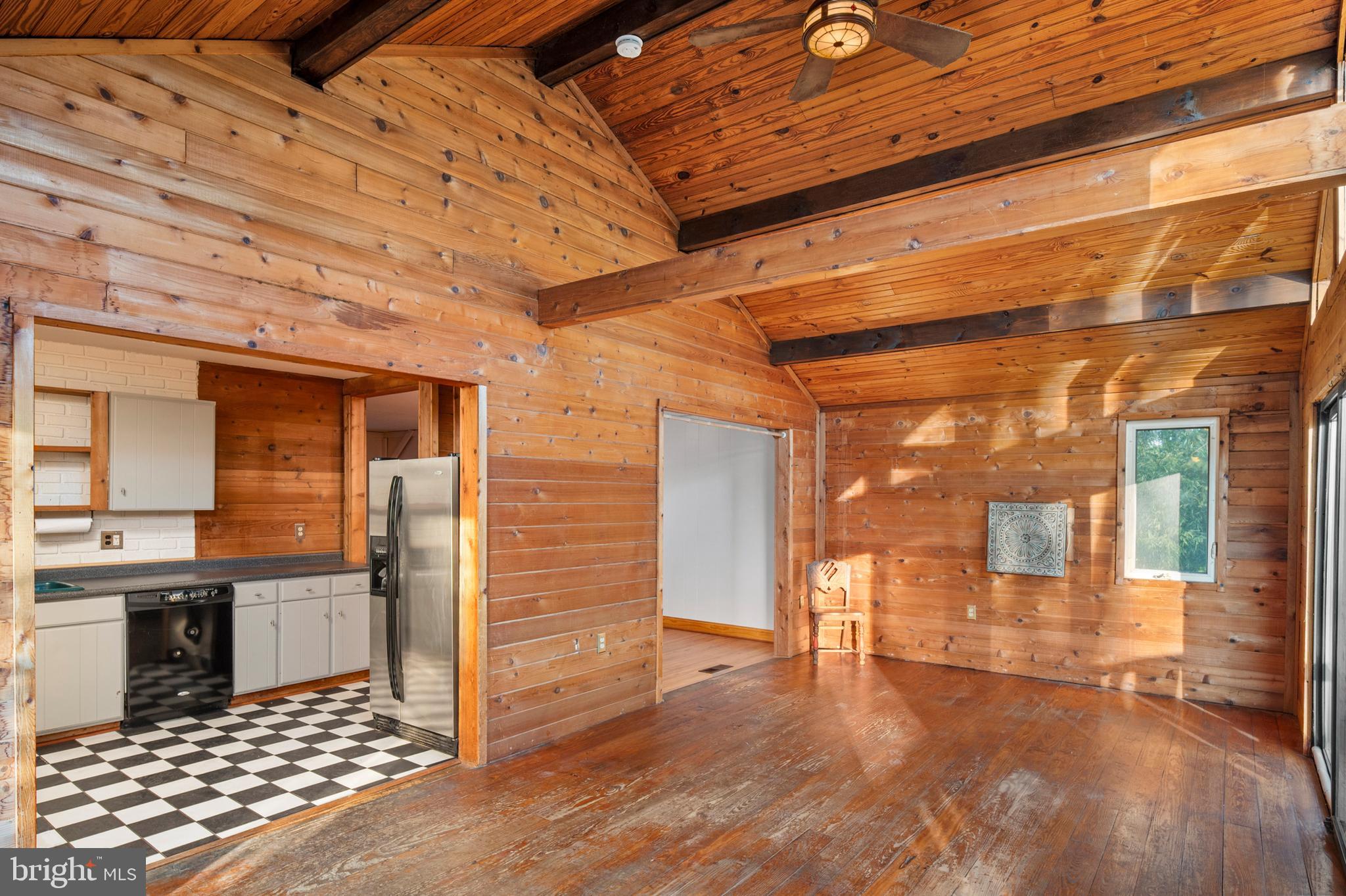 MOUNT AUGUSTINE - Residential