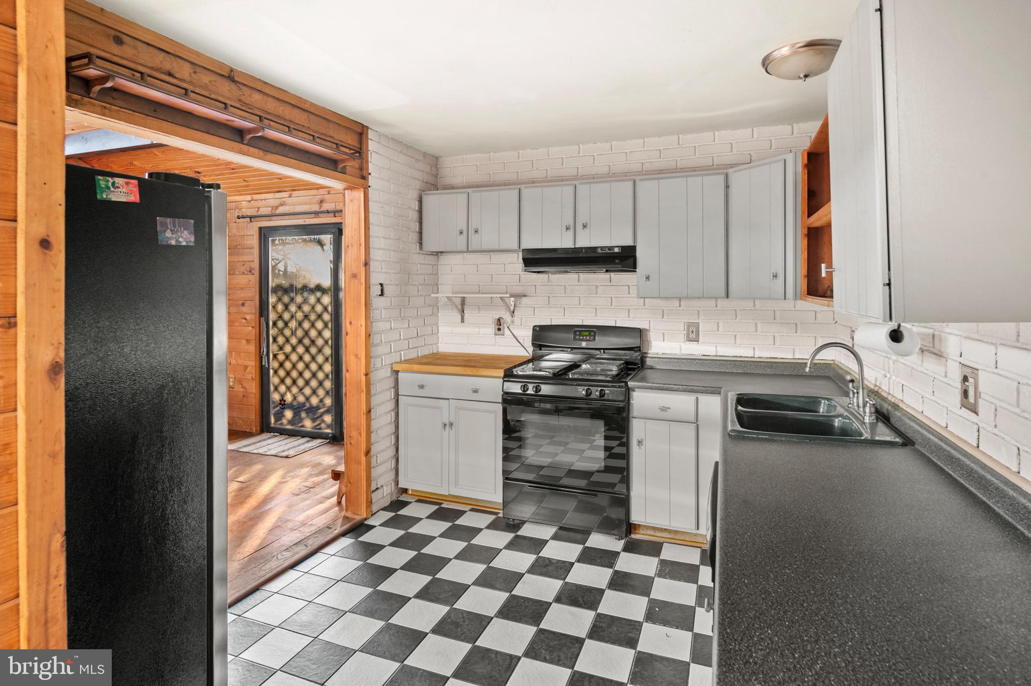 MOUNT AUGUSTINE - Residential