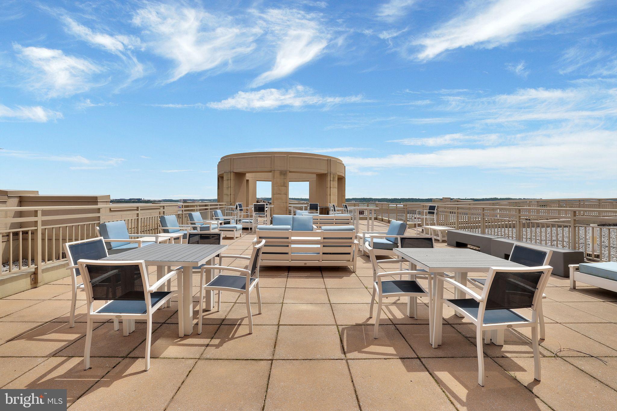 CRYSTAL CITY - Residential