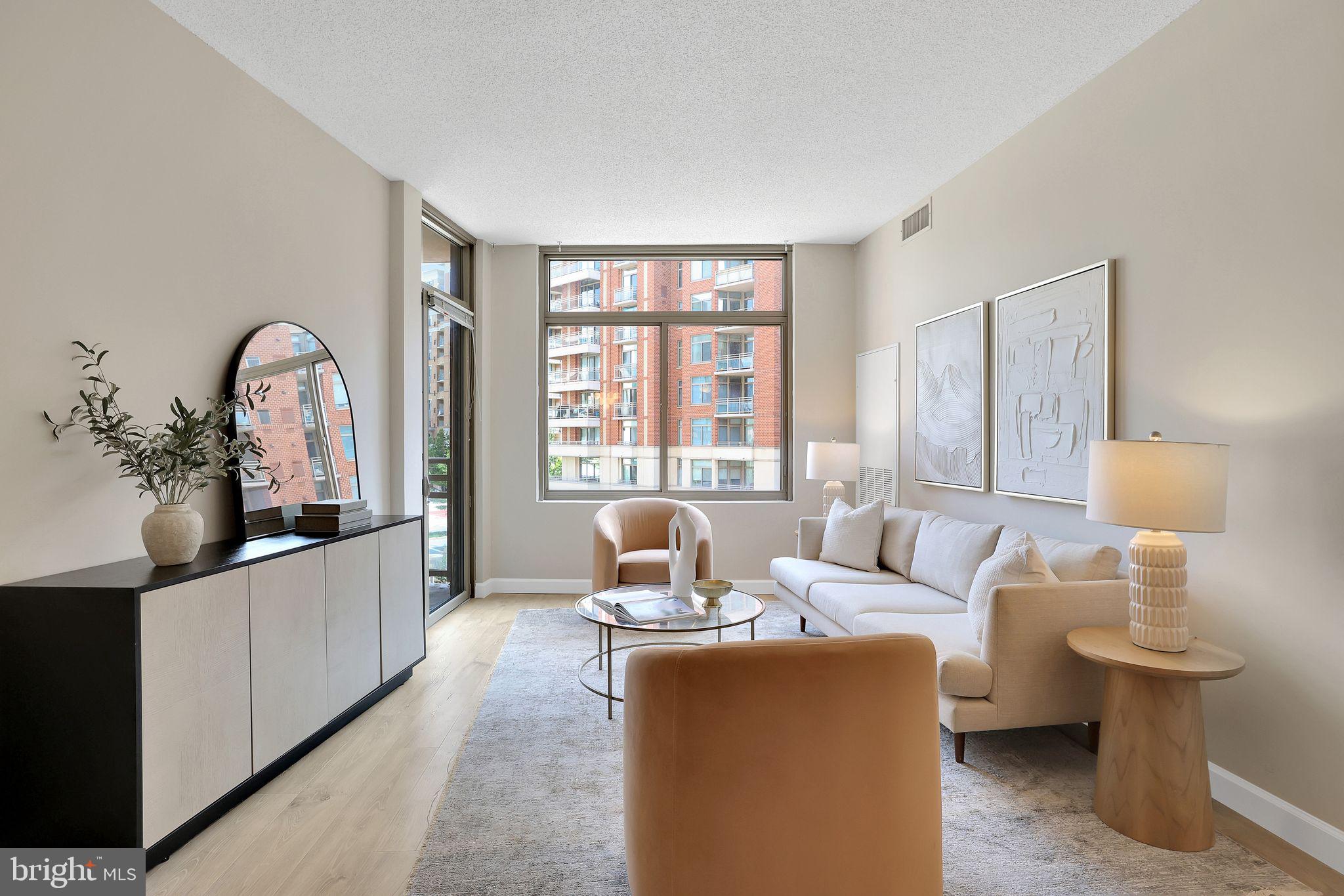 CRYSTAL CITY - Residential