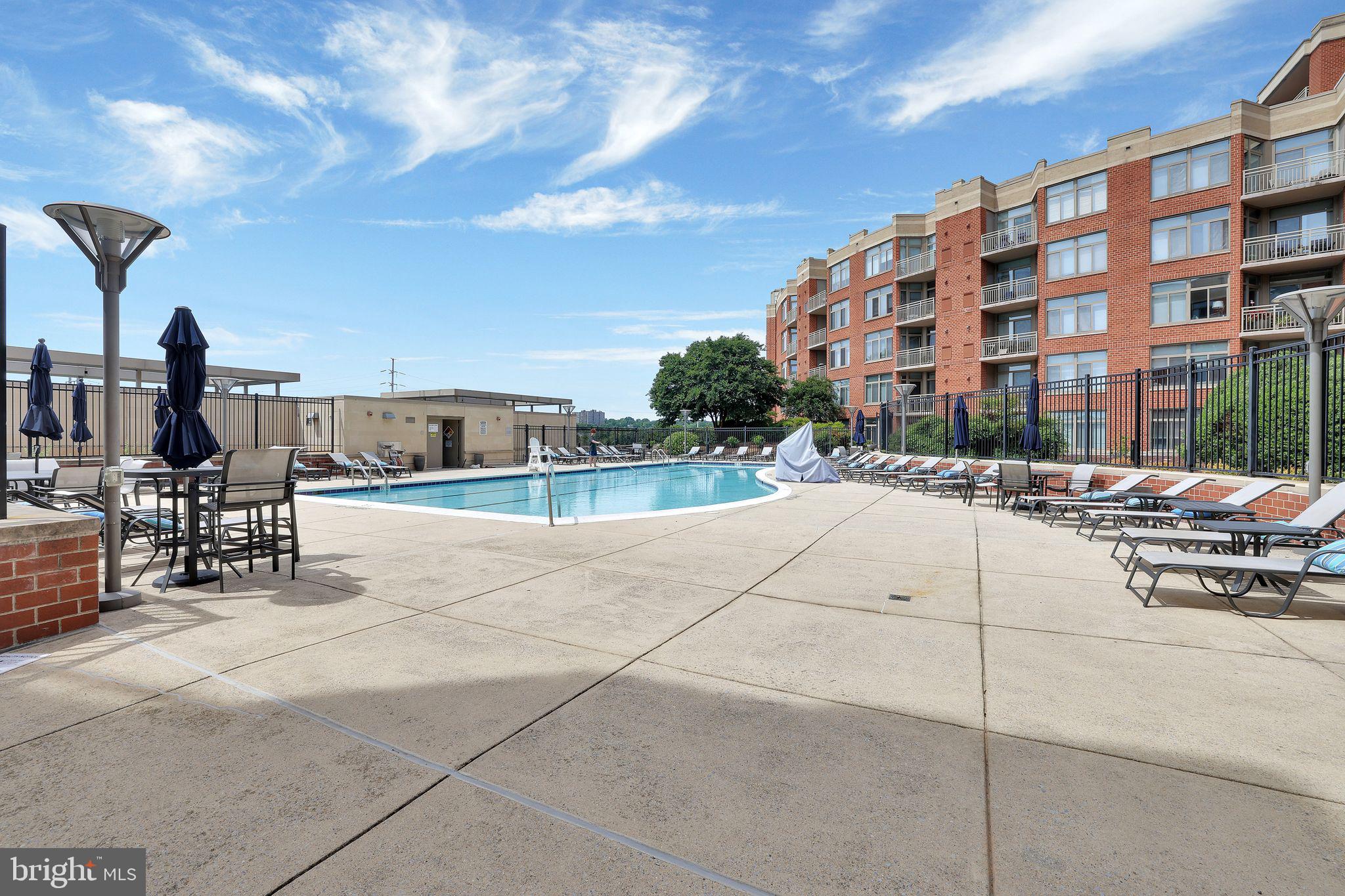 CRYSTAL CITY - Residential