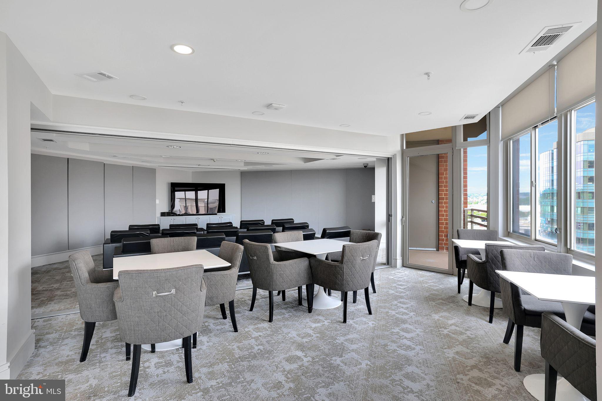 CRYSTAL CITY - Residential