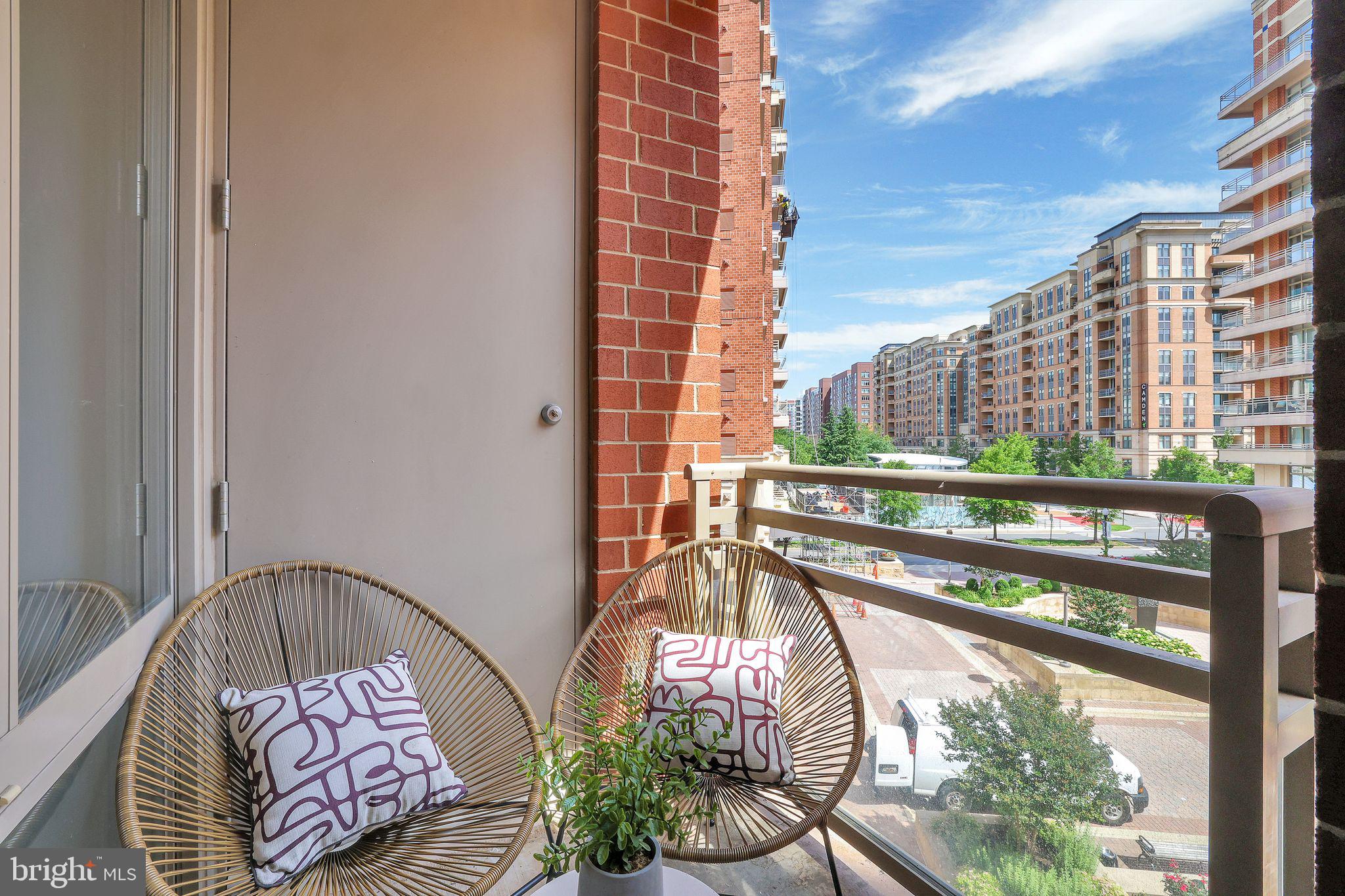 CRYSTAL CITY - Residential