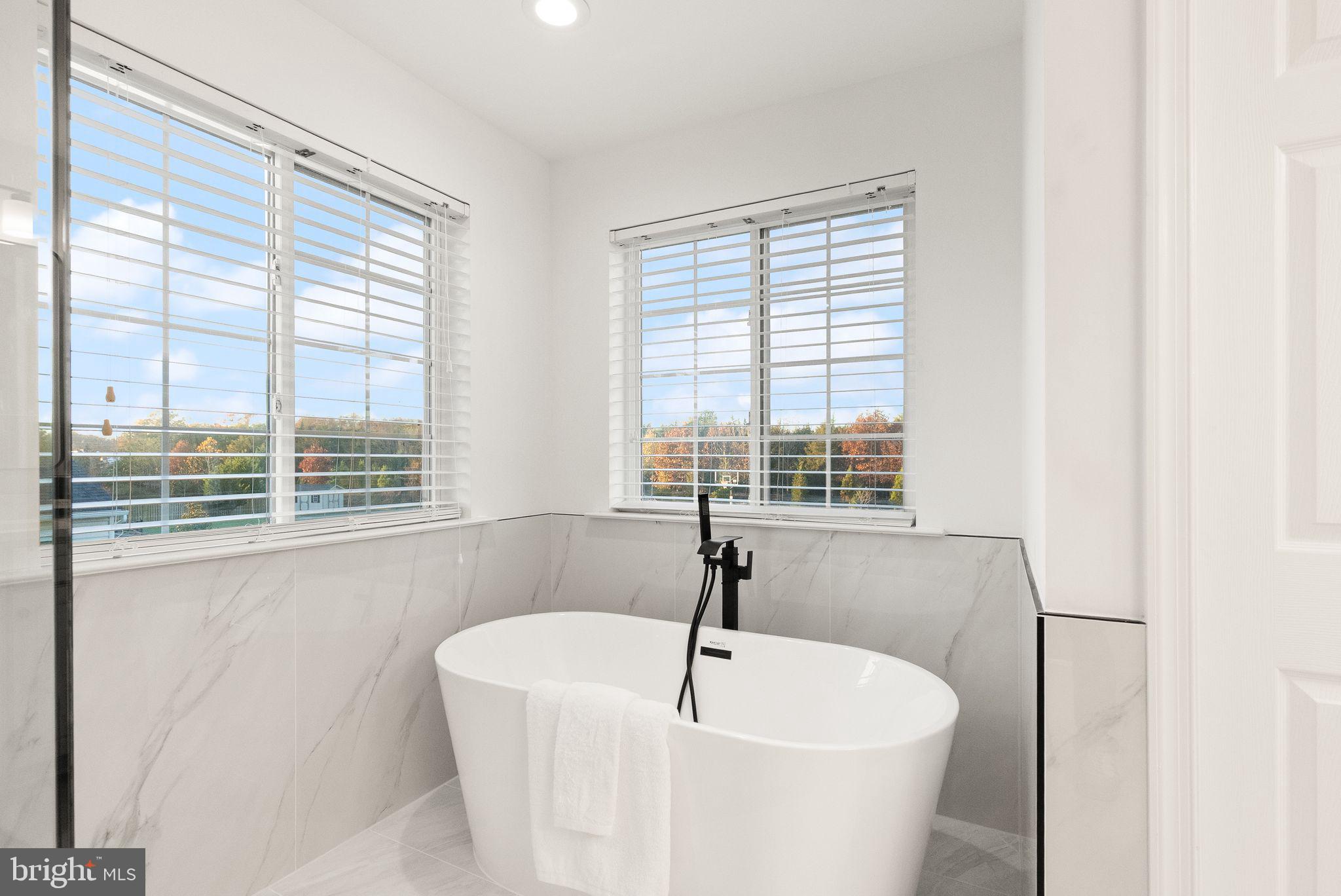 BRIARFIELD ESTATES - Residential