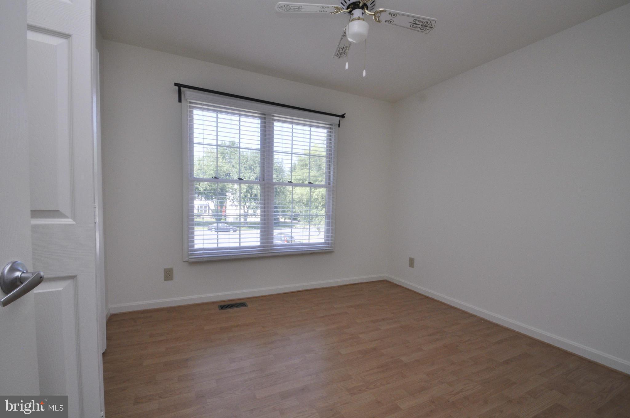 ENGLAND RUN - Residential Lease