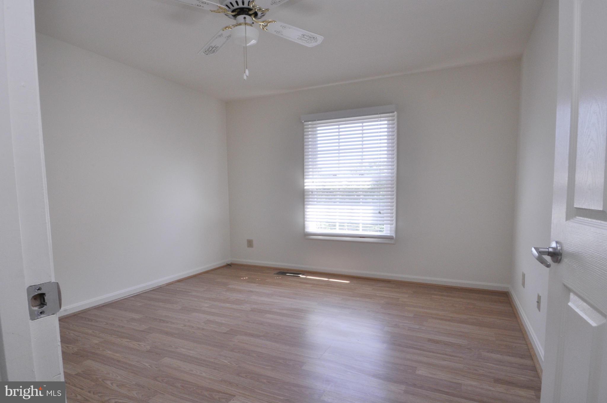 ENGLAND RUN - Residential Lease