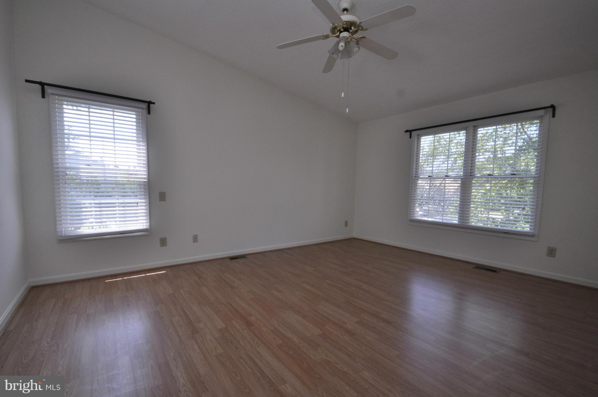 ENGLAND RUN - Residential Lease