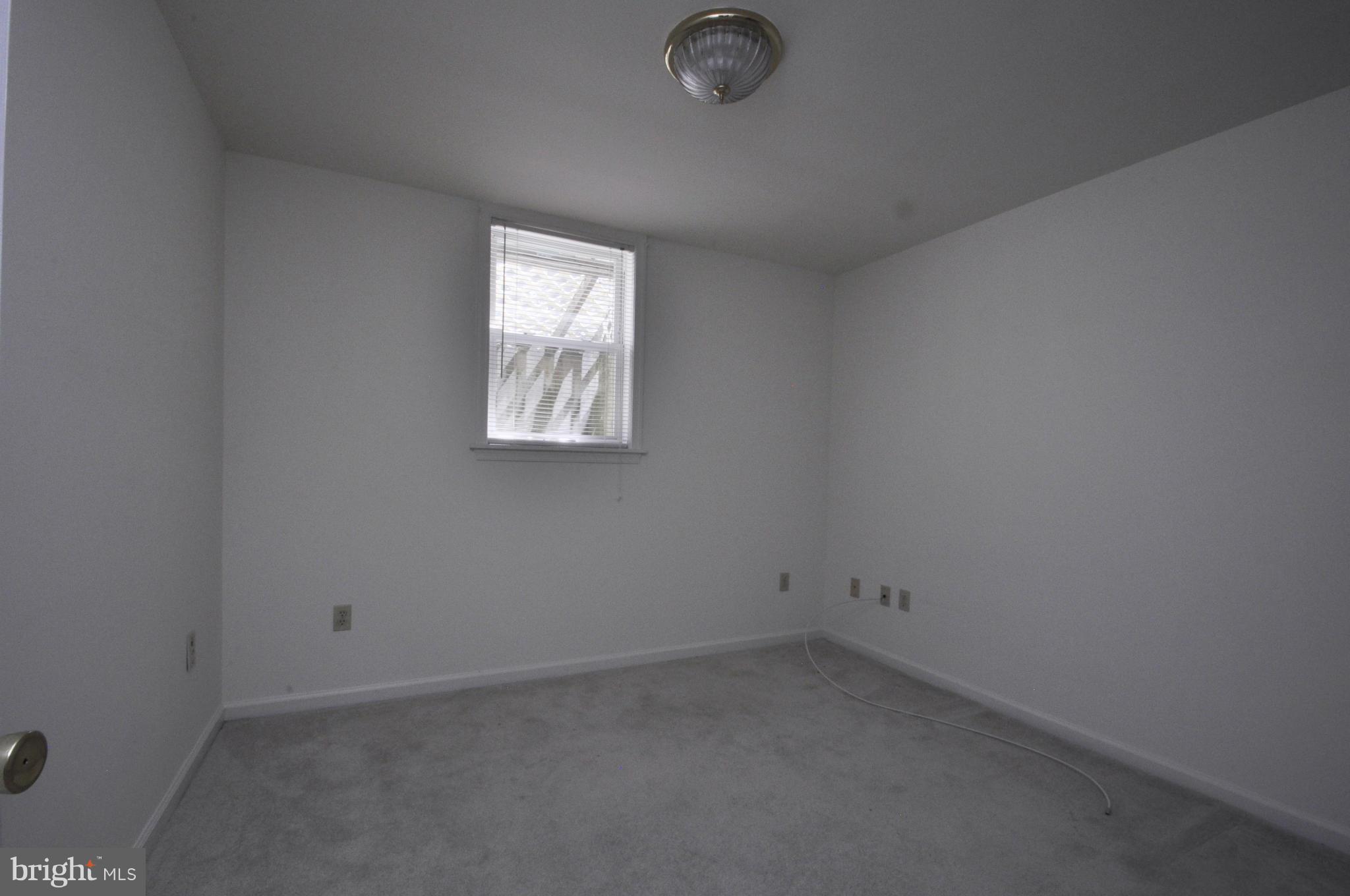 ENGLAND RUN - Residential Lease