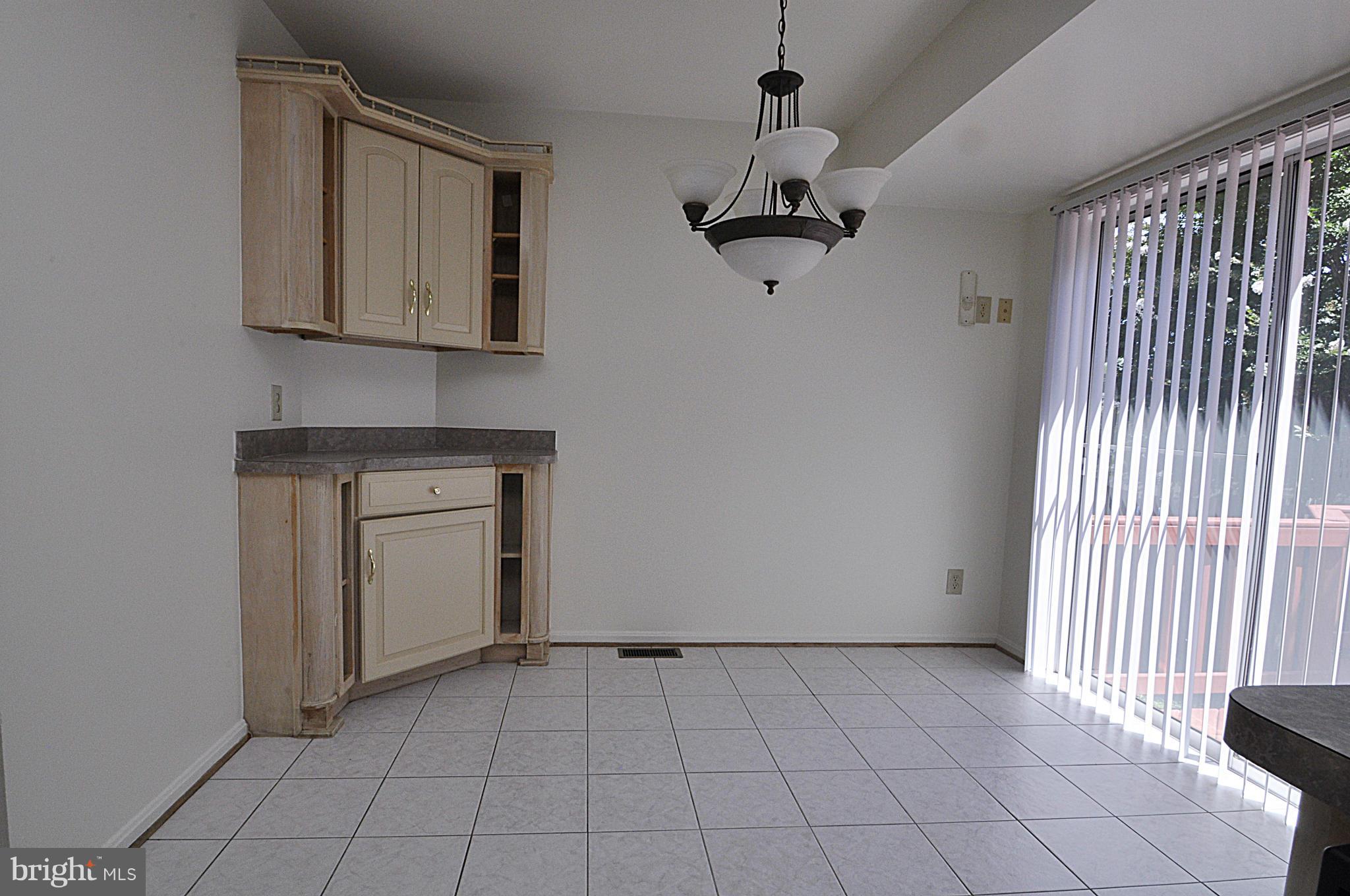 ENGLAND RUN - Residential Lease