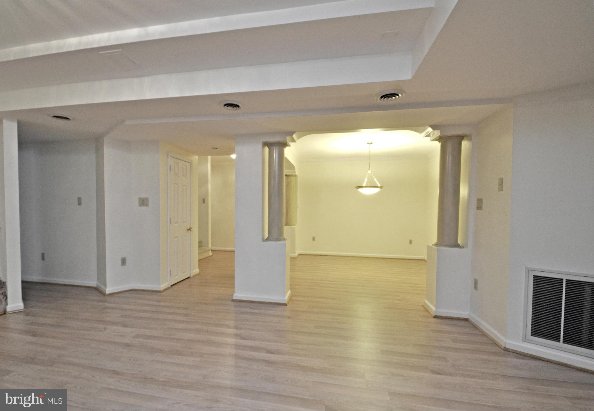 ENGLAND RUN - Residential Lease