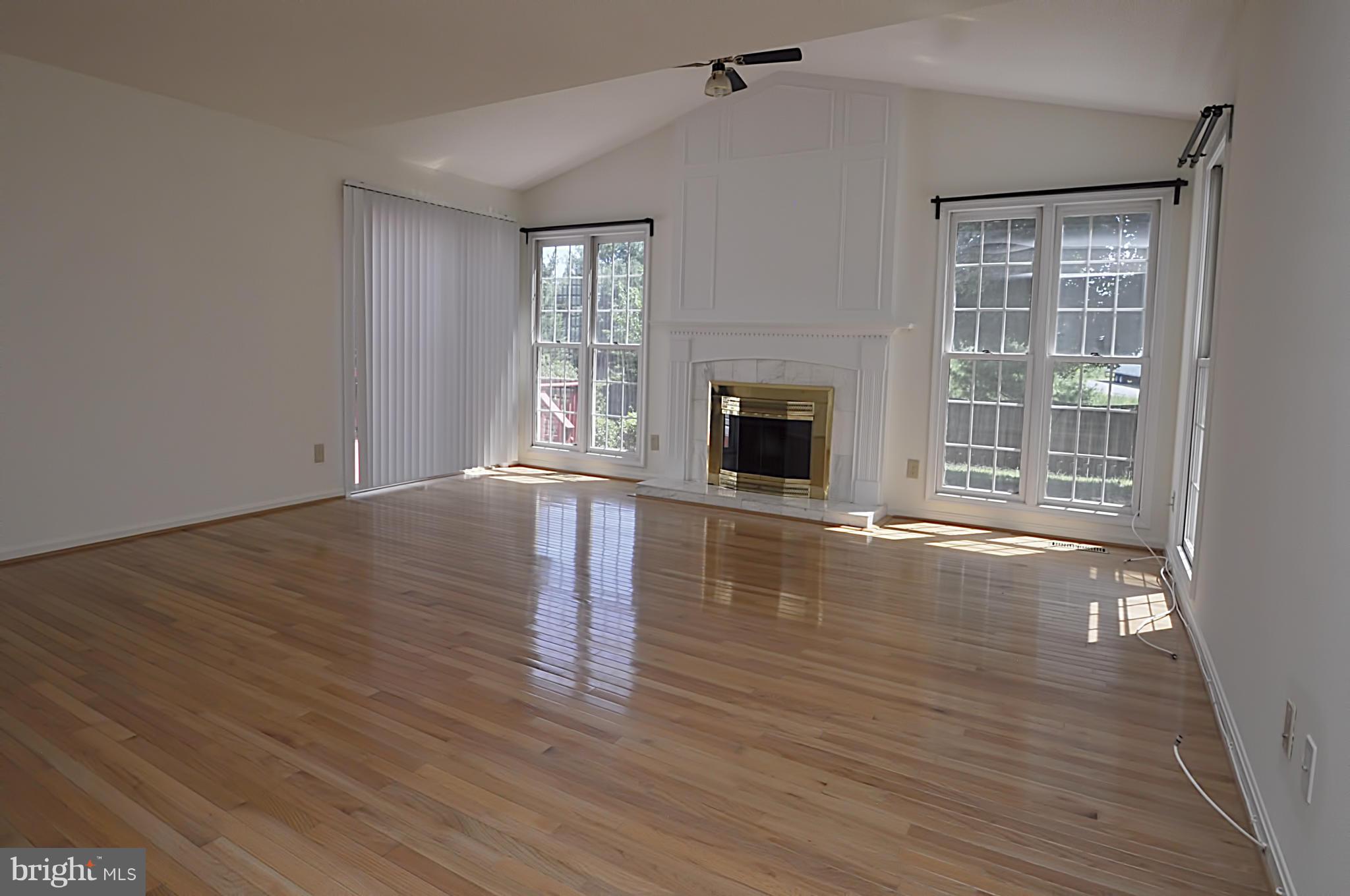 ENGLAND RUN - Residential Lease