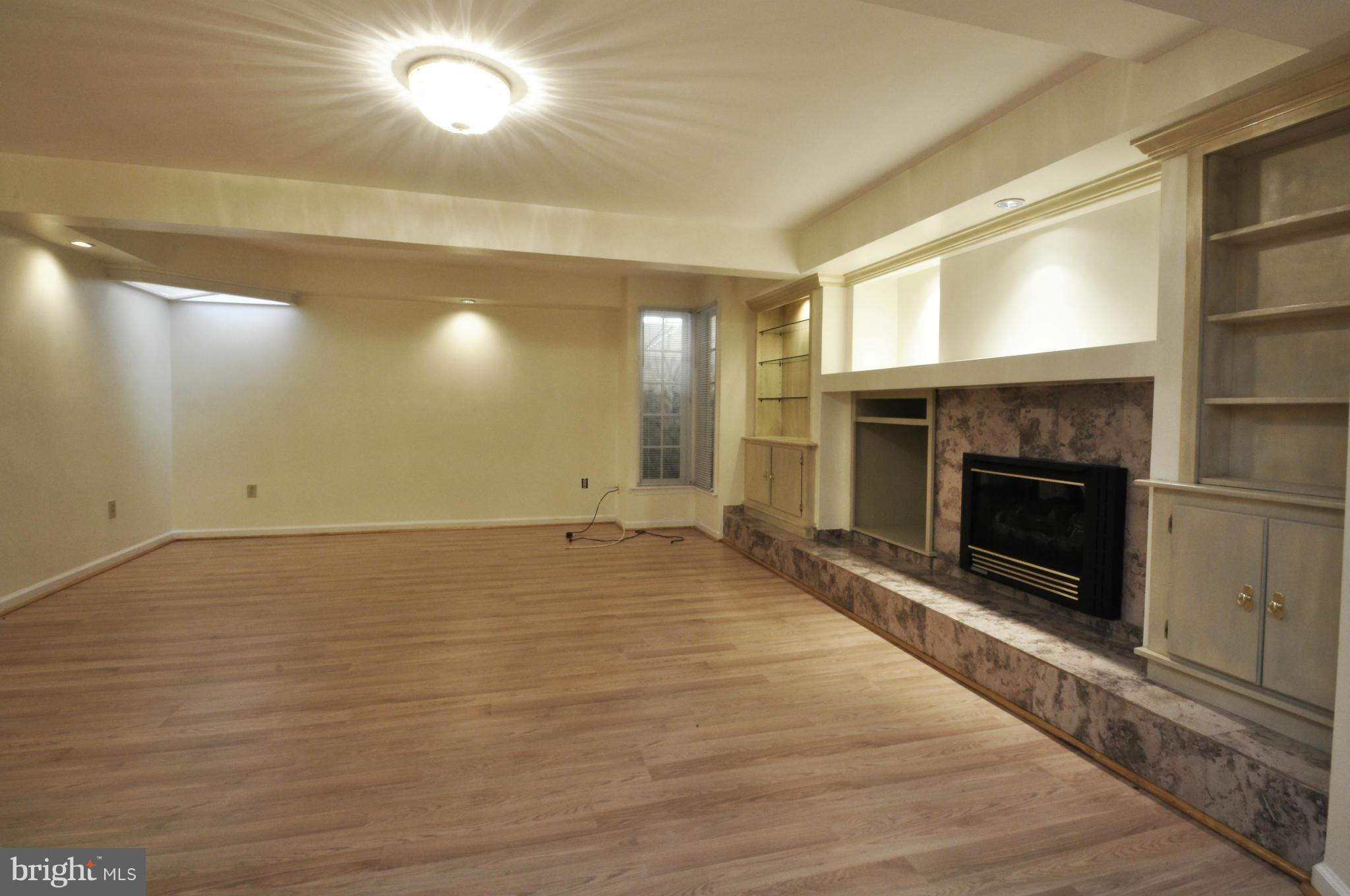 ENGLAND RUN - Residential Lease