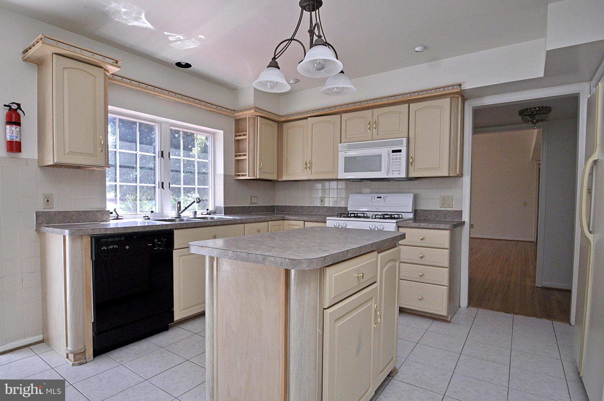 ENGLAND RUN - Residential Lease