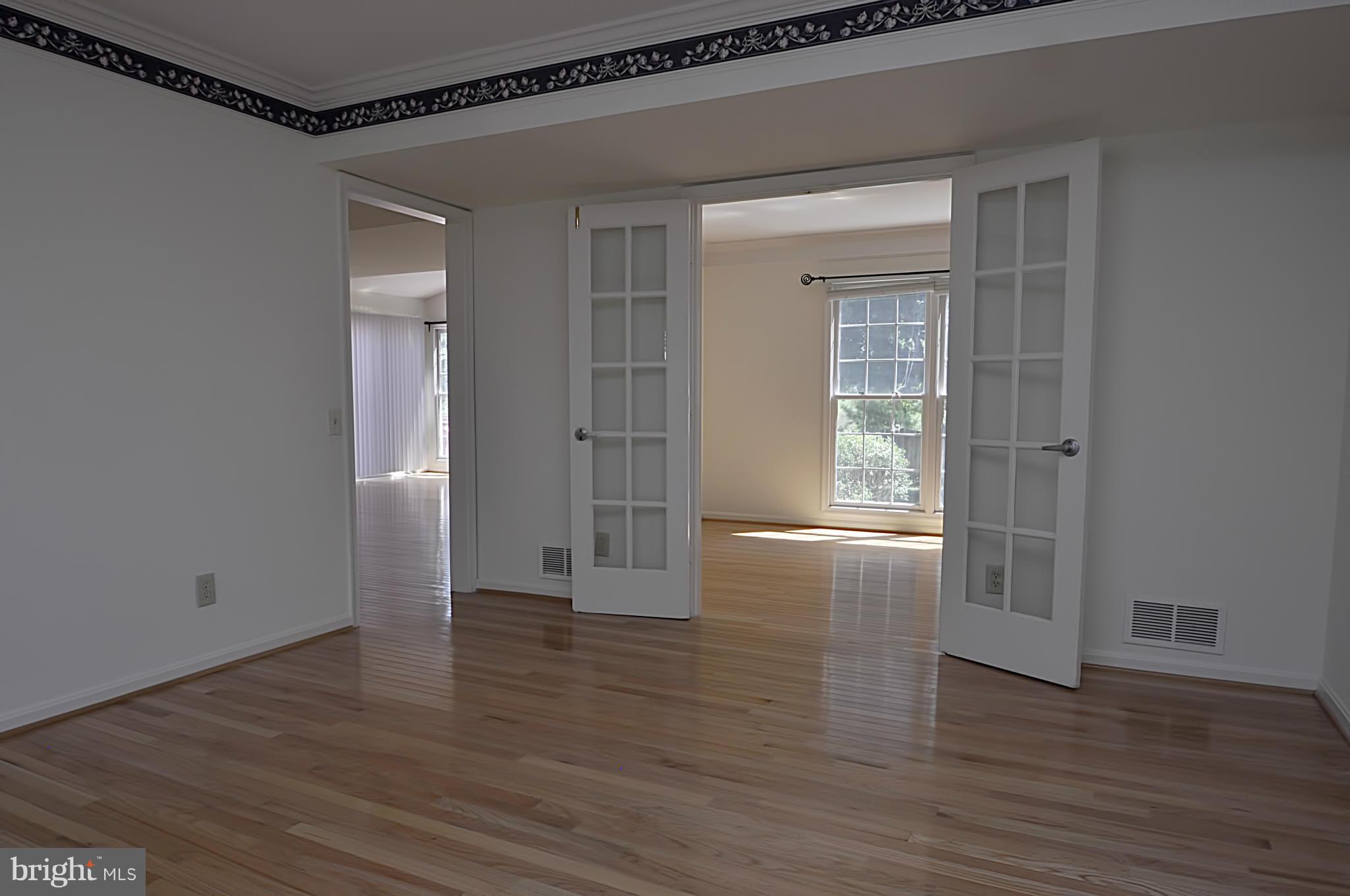 ENGLAND RUN - Residential Lease