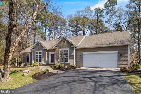 Homes For Sale - 14850 King Charles Dr<br/> ISSUE, MD 20645