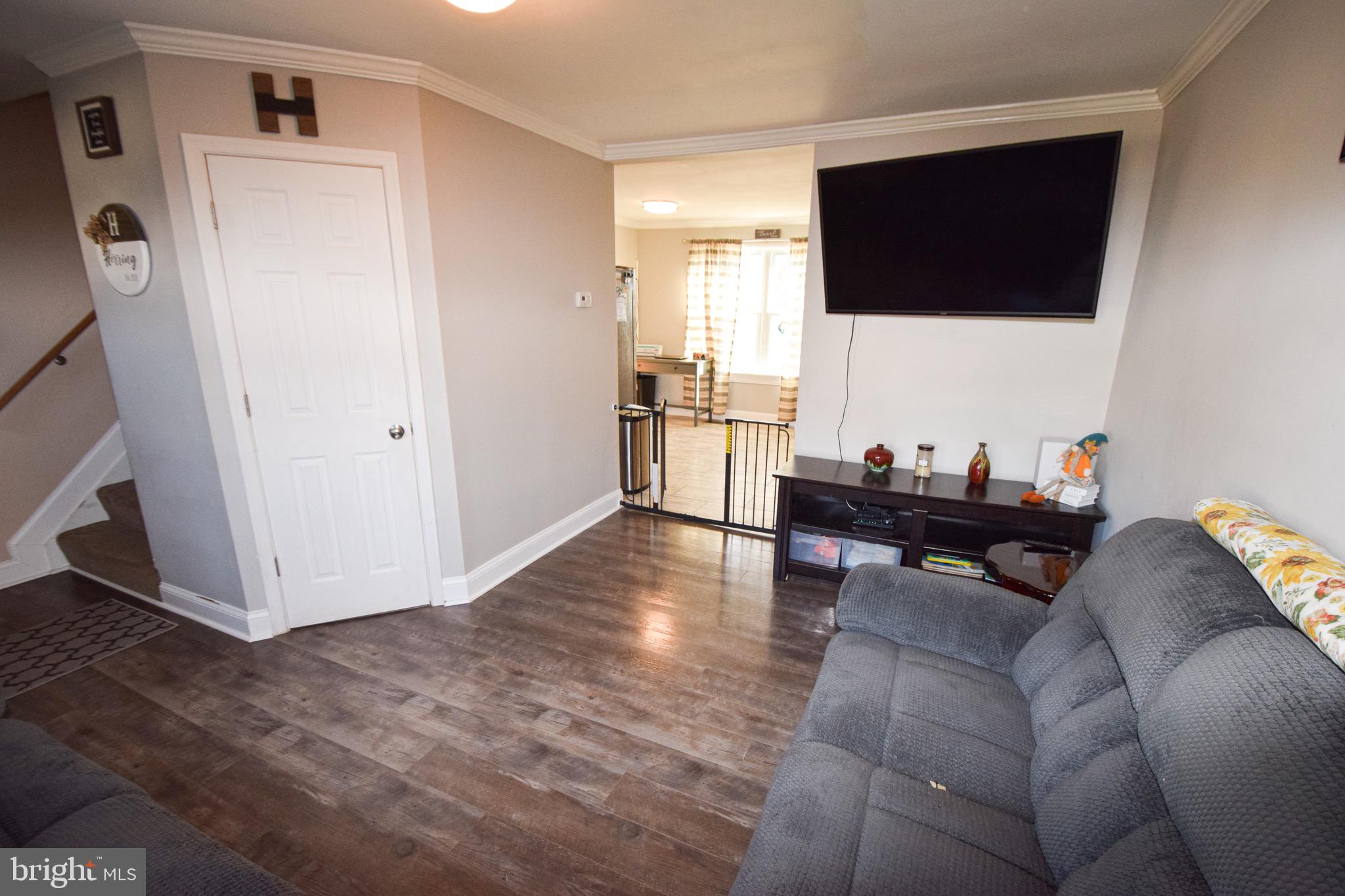 HARFORD SQUARE - Residential