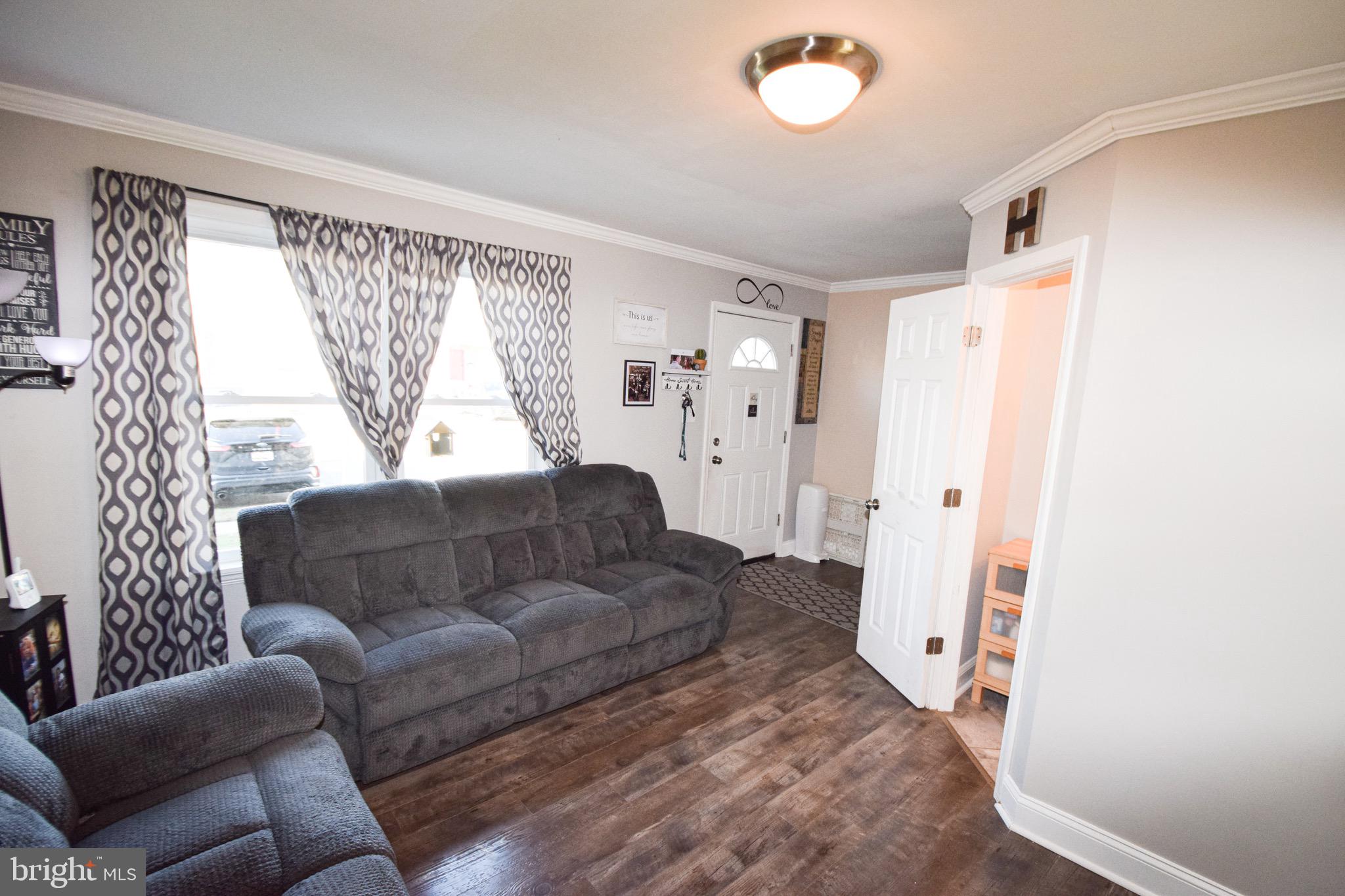 HARFORD SQUARE - Residential