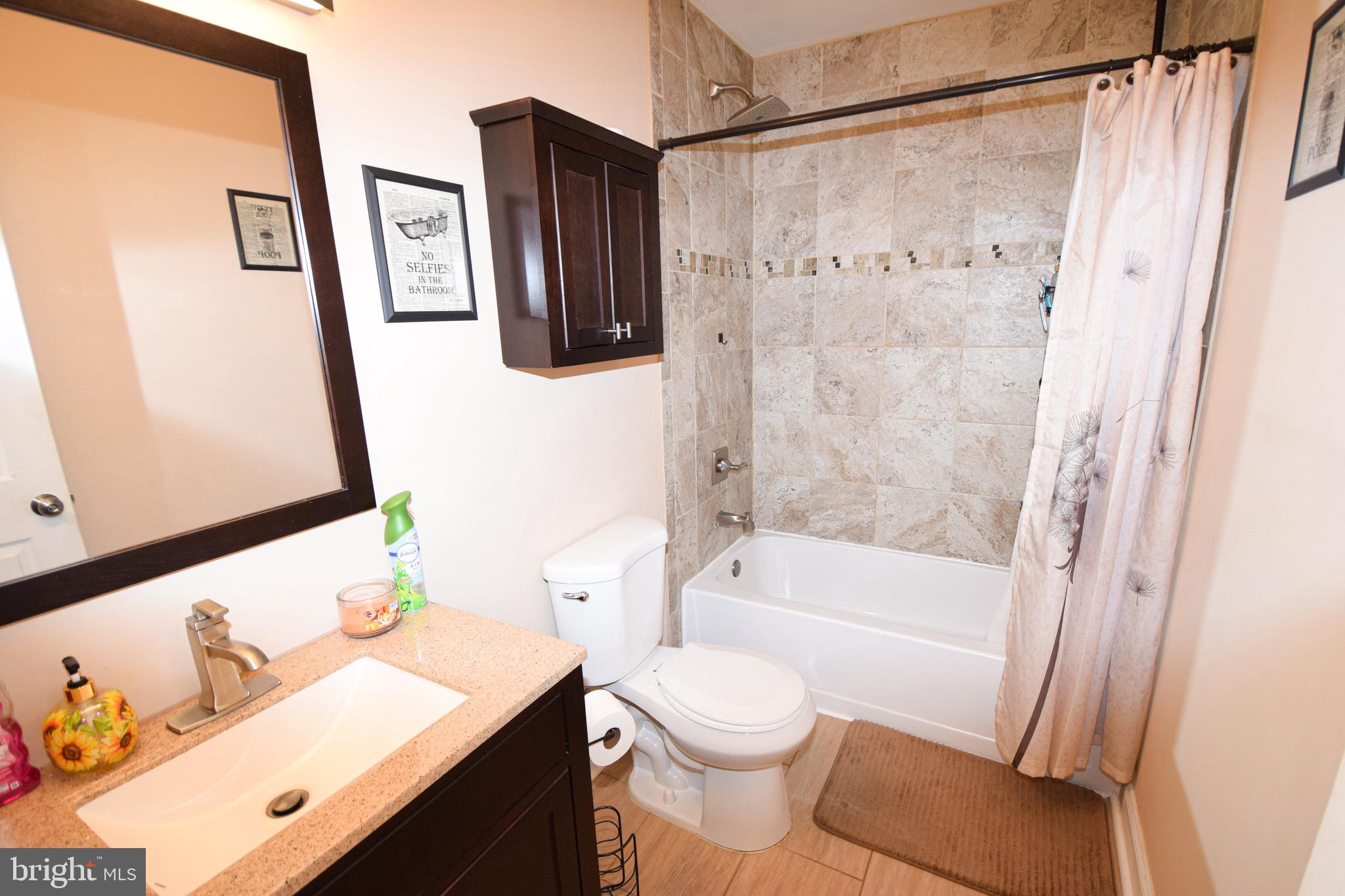 HARFORD SQUARE - Residential