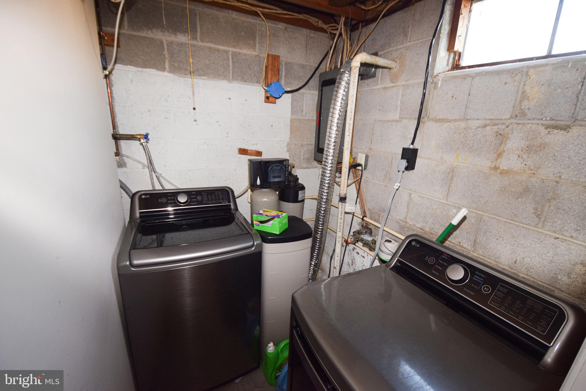 HARFORD SQUARE - Residential