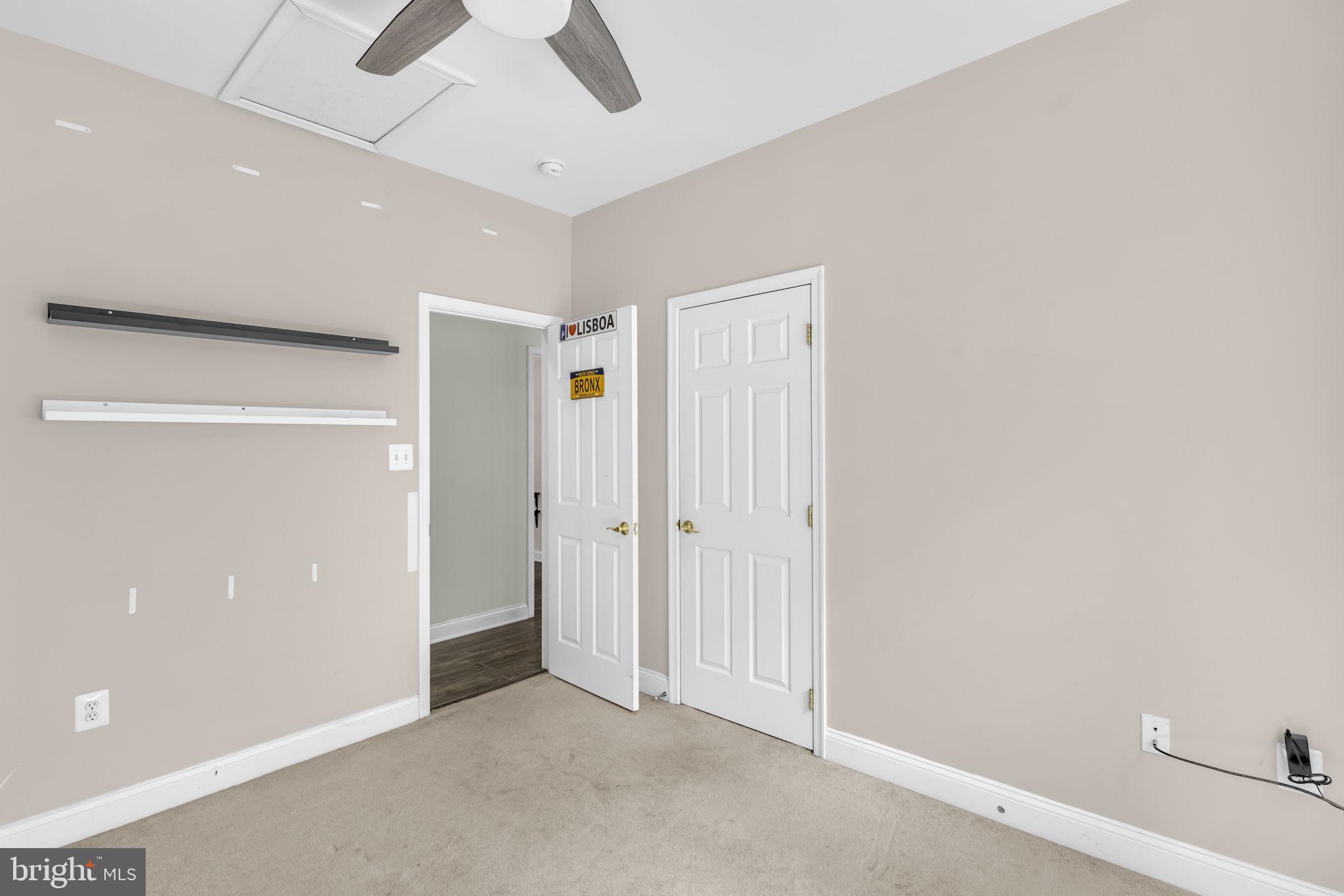 CASTLE CREEK - Residential Lease