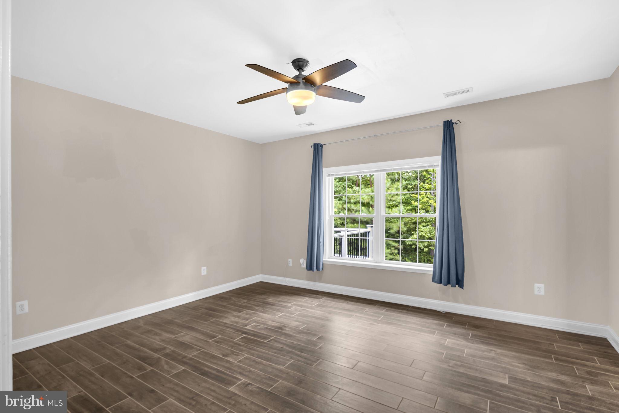 CASTLE CREEK - Residential Lease