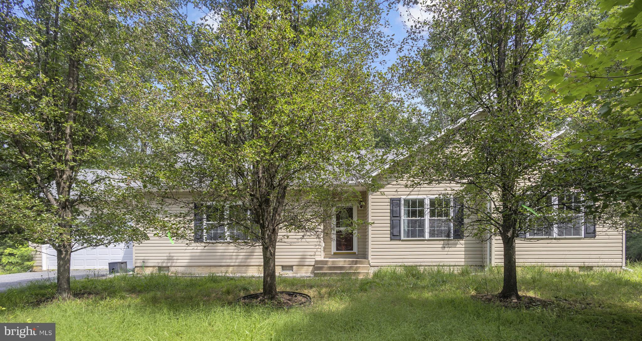 CASTLE CREEK - Residential Lease