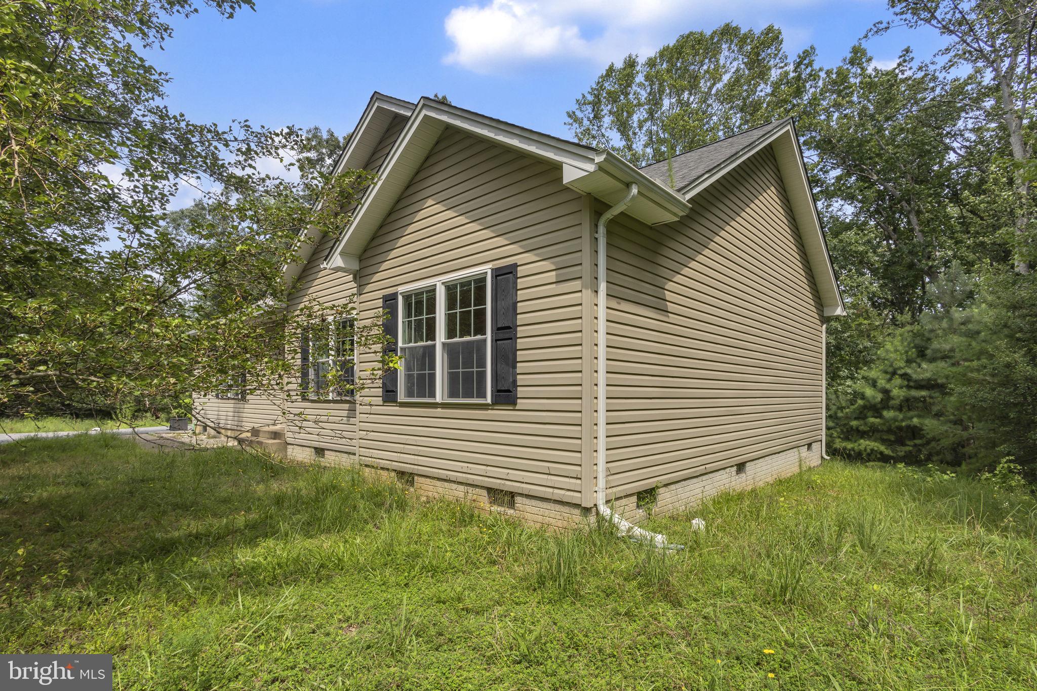 CASTLE CREEK - Residential Lease