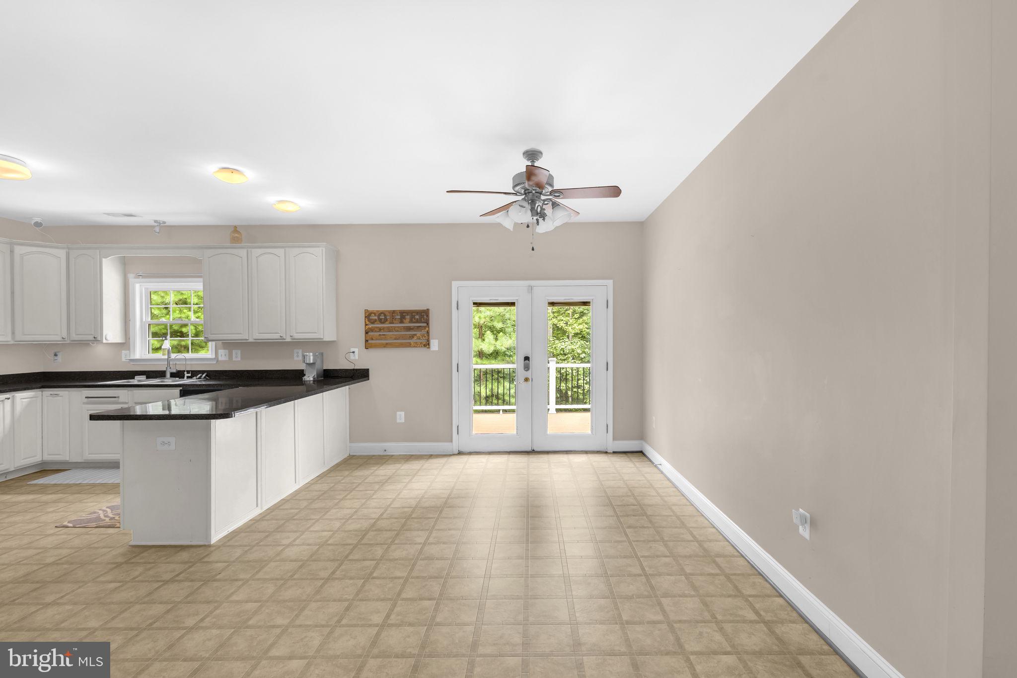 CASTLE CREEK - Residential Lease