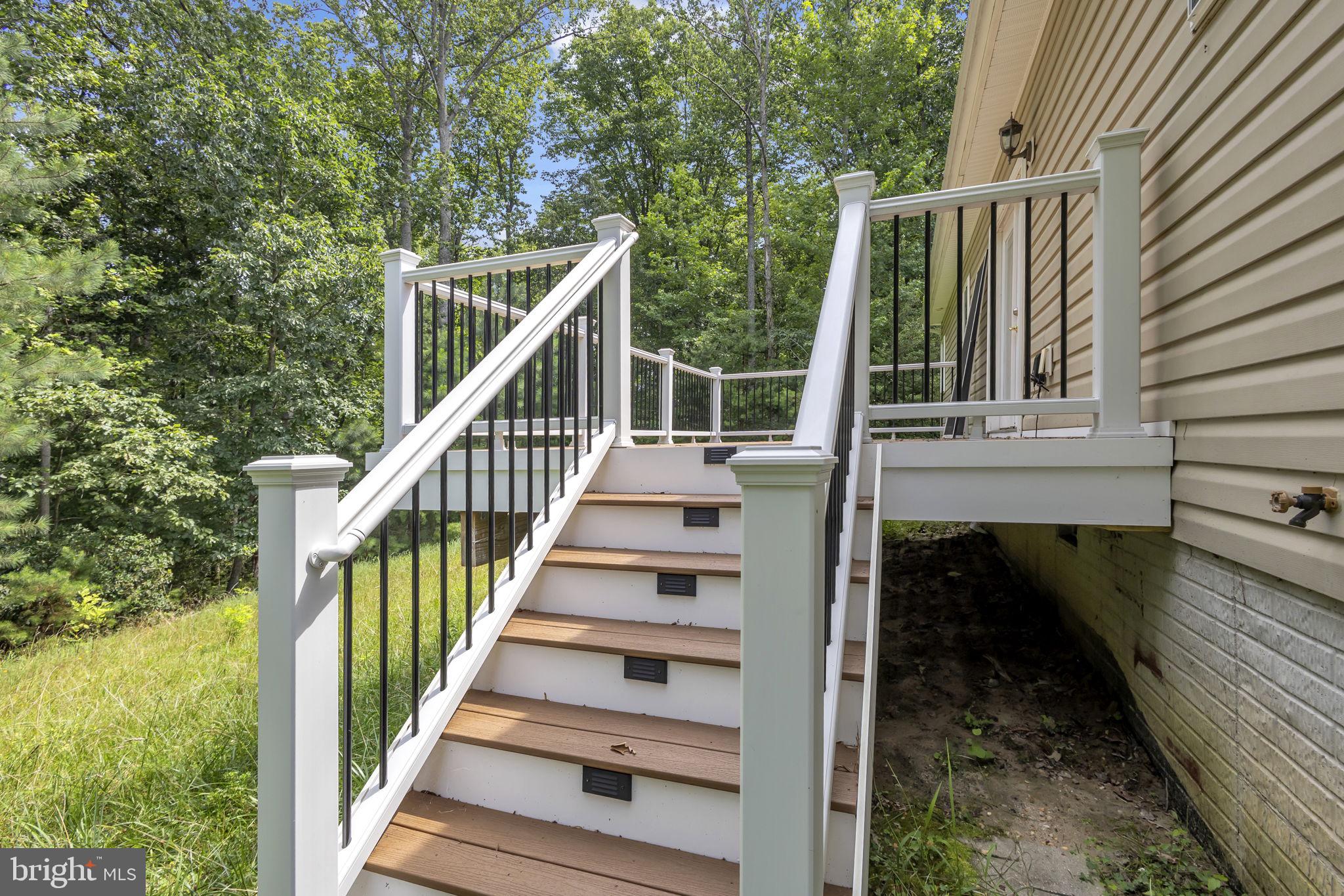 CASTLE CREEK - Residential Lease