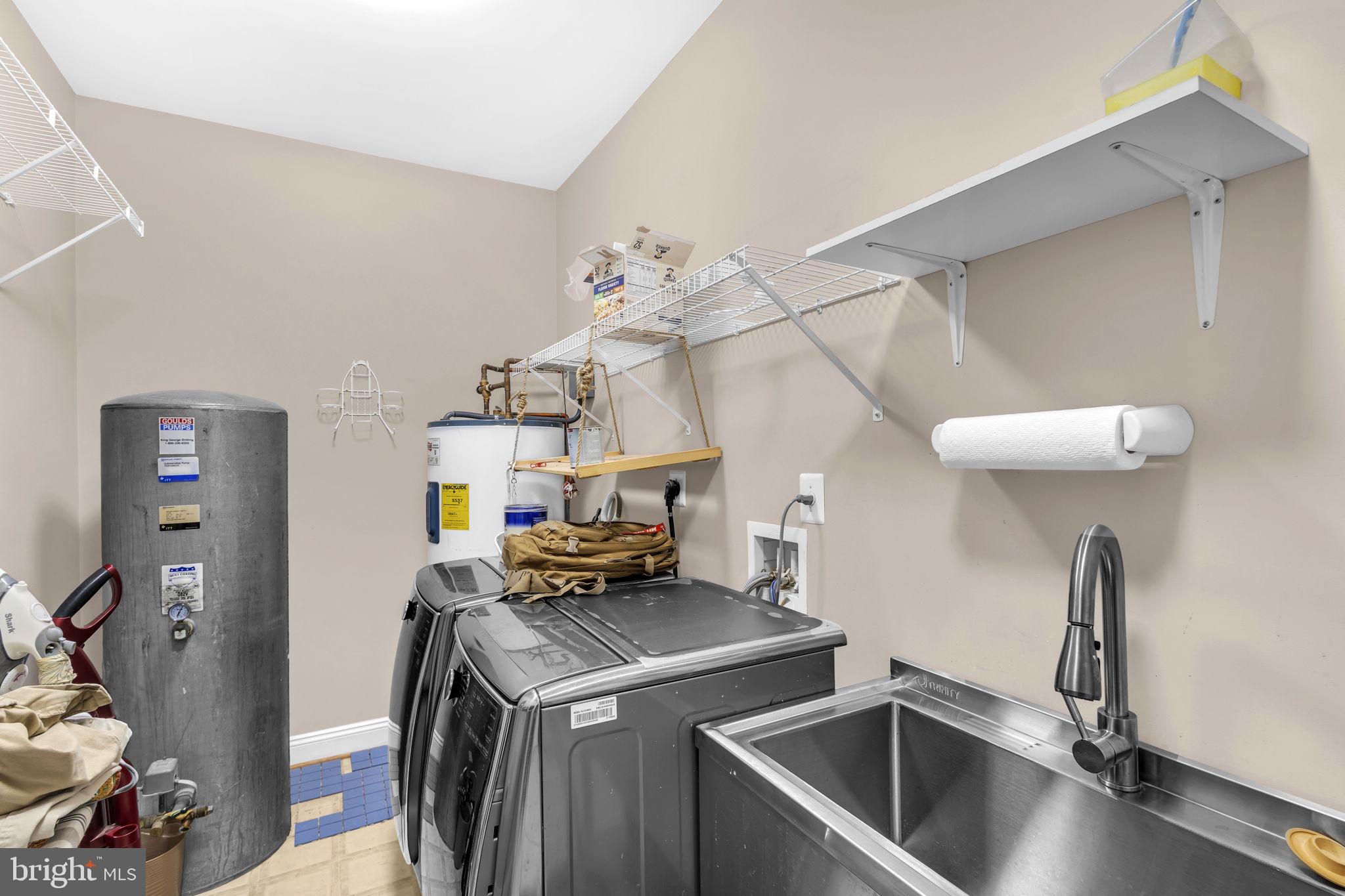 CASTLE CREEK - Residential Lease