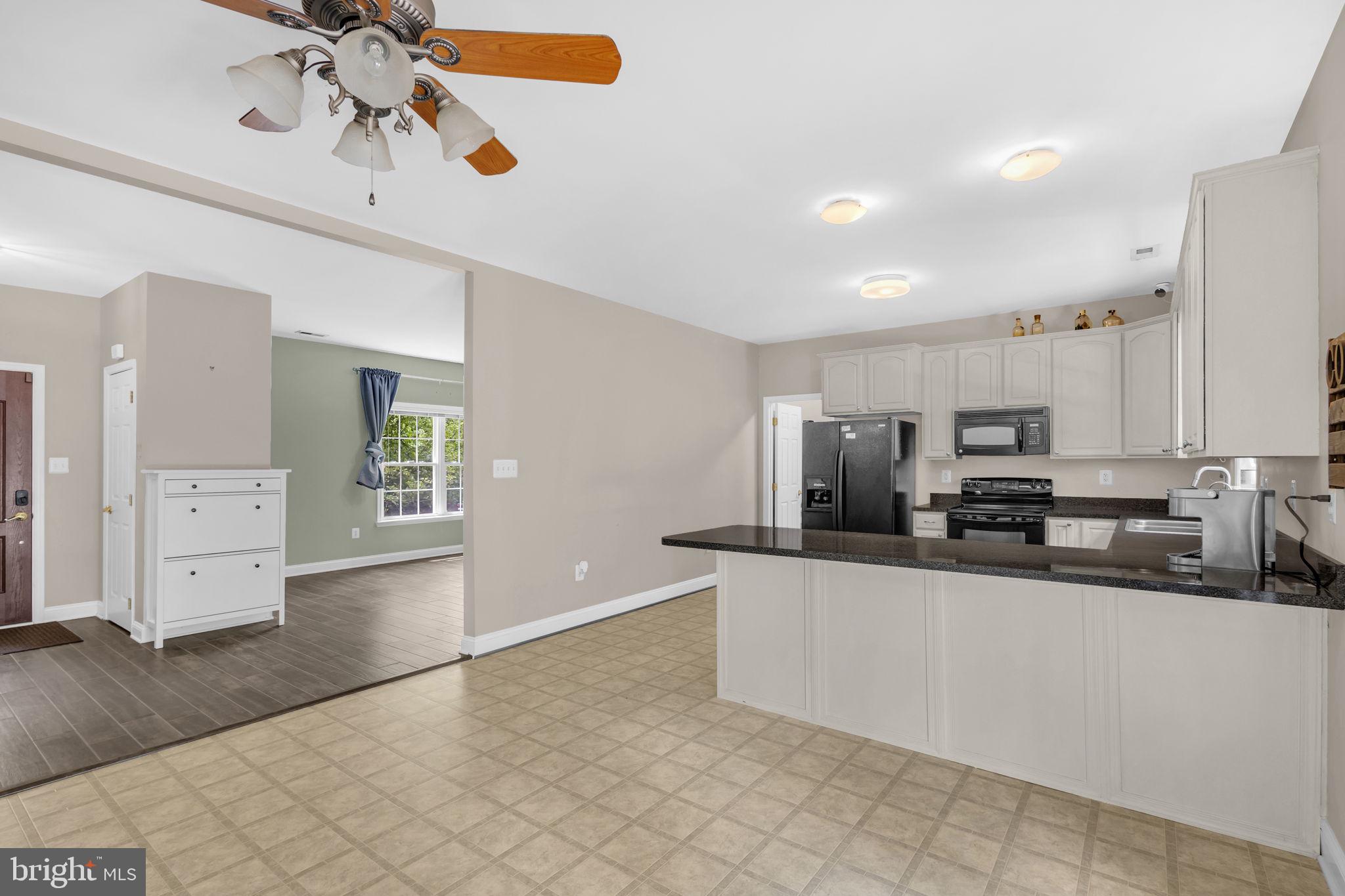 CASTLE CREEK - Residential Lease