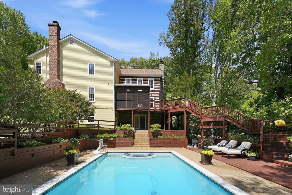 Photo of 10204 Yellow Pine Drive, VIENNA, VA 22182 (MLS # VAFX2305594)
