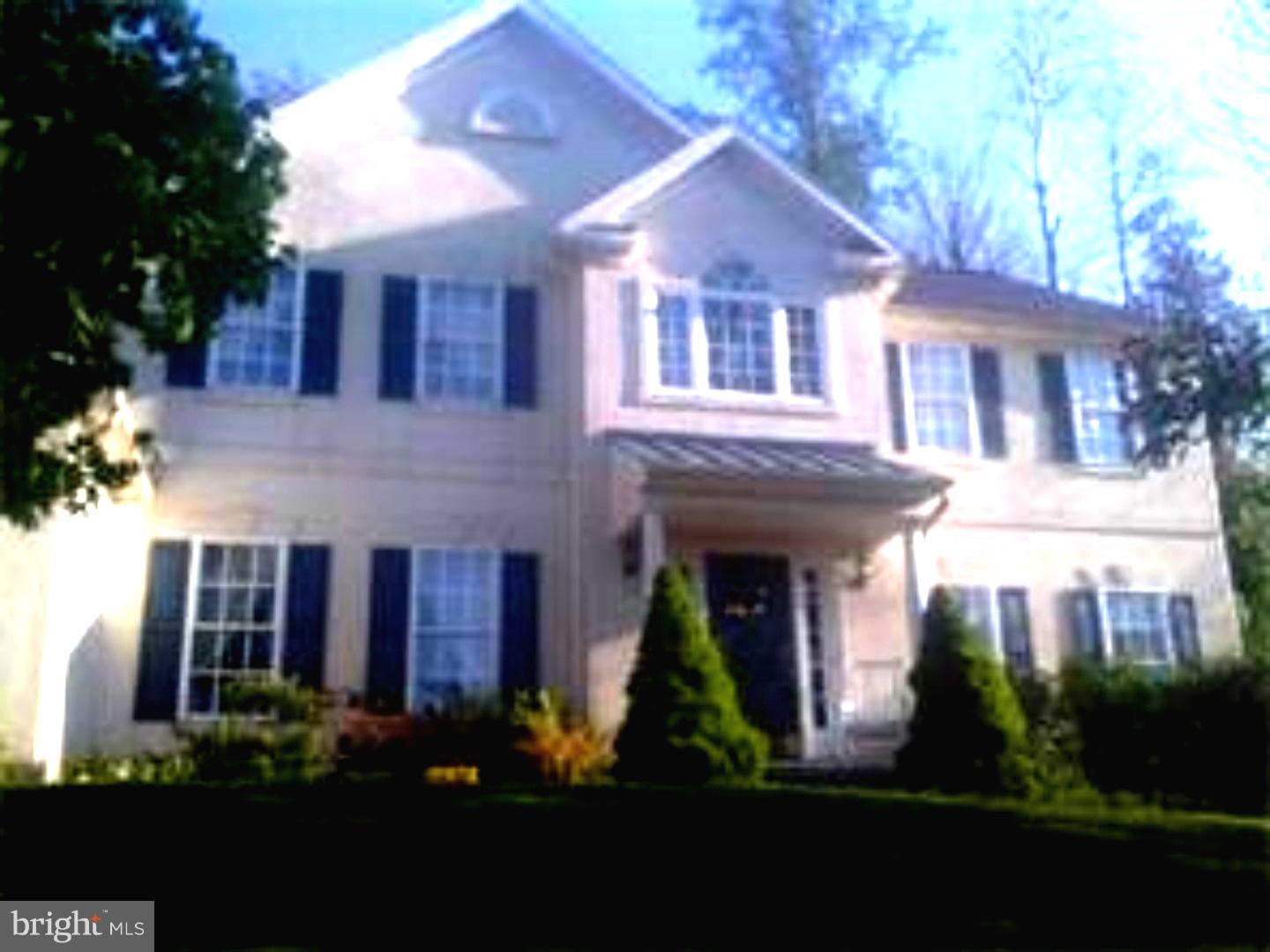 PATHFINDER WOODS - Residential