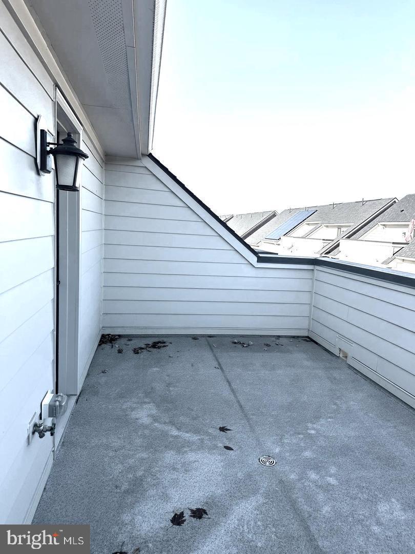 946 HEIGHTS ALLEY SE