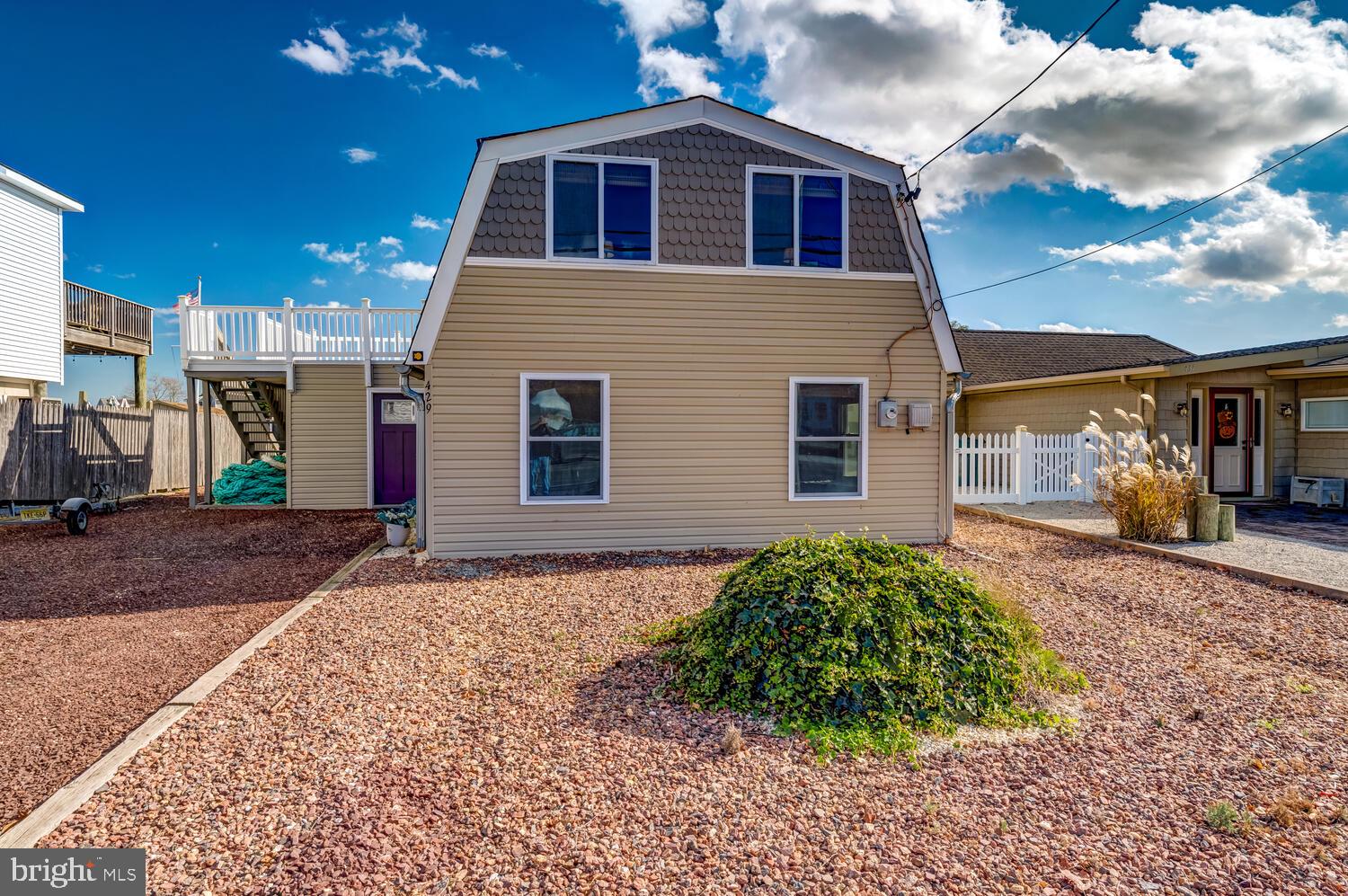 429 TWIN LAKES BOULEVARD