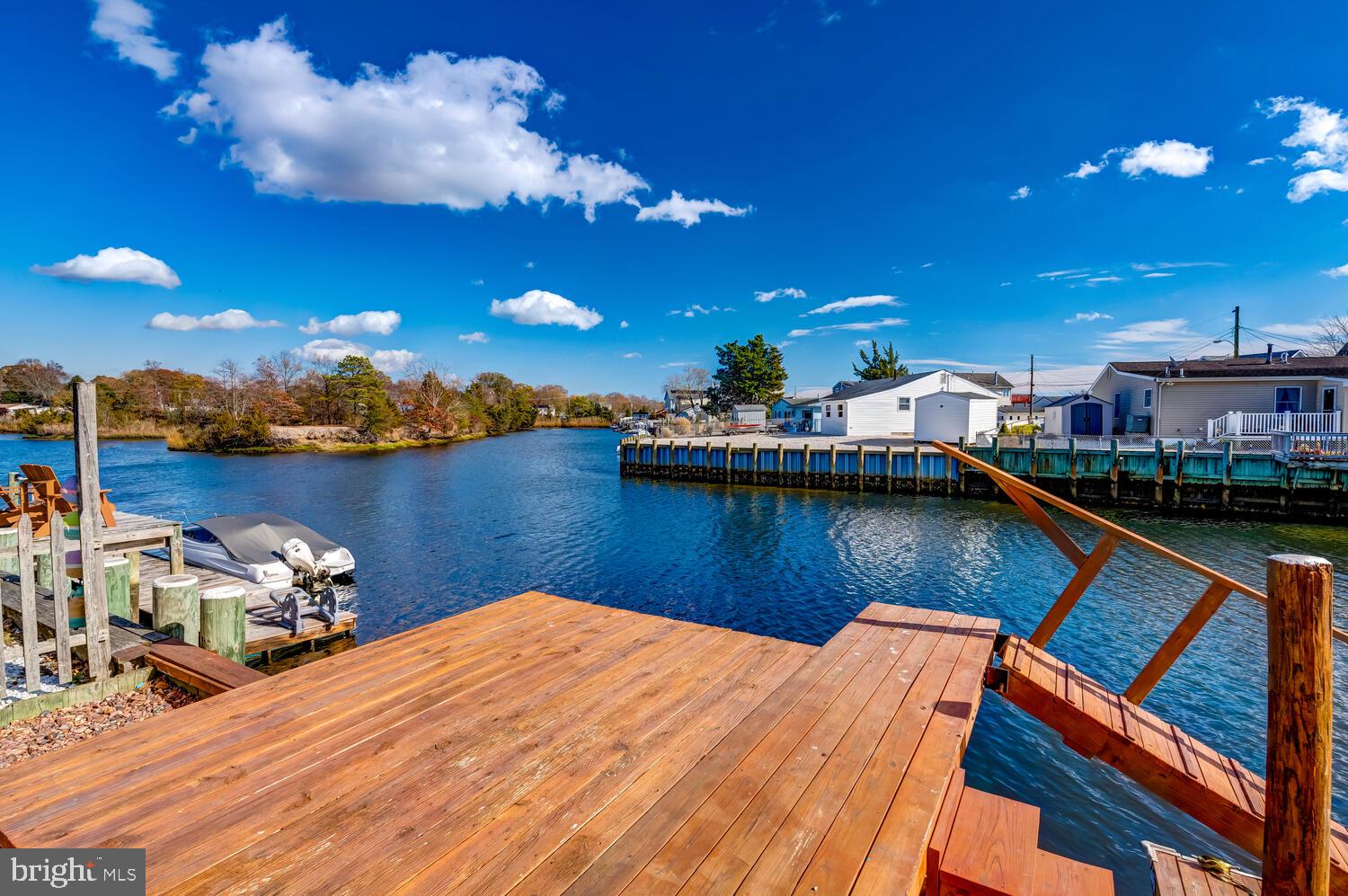 429 TWIN LAKES BOULEVARD