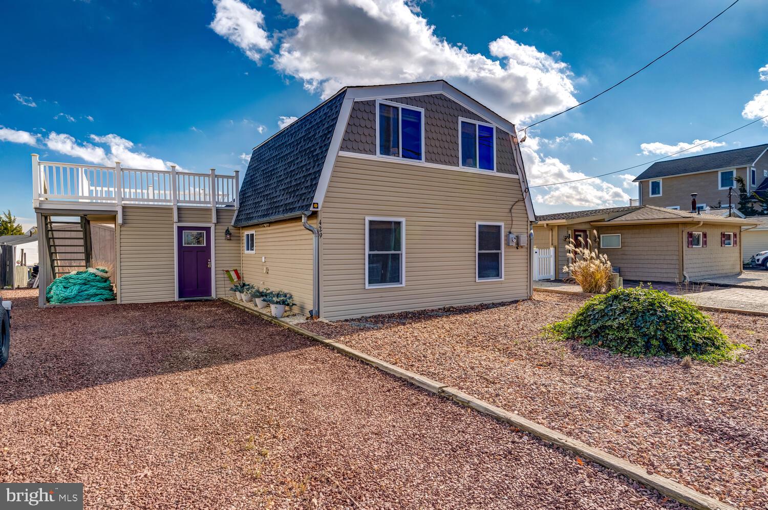 429 TWIN LAKES BOULEVARD