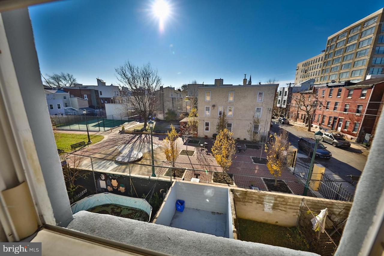 OLDE KENSINGTON - Residential