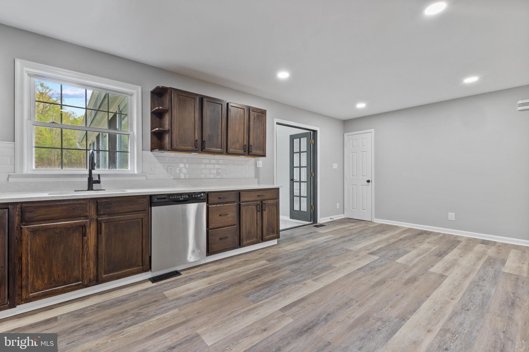 EDGE HILL - Residential