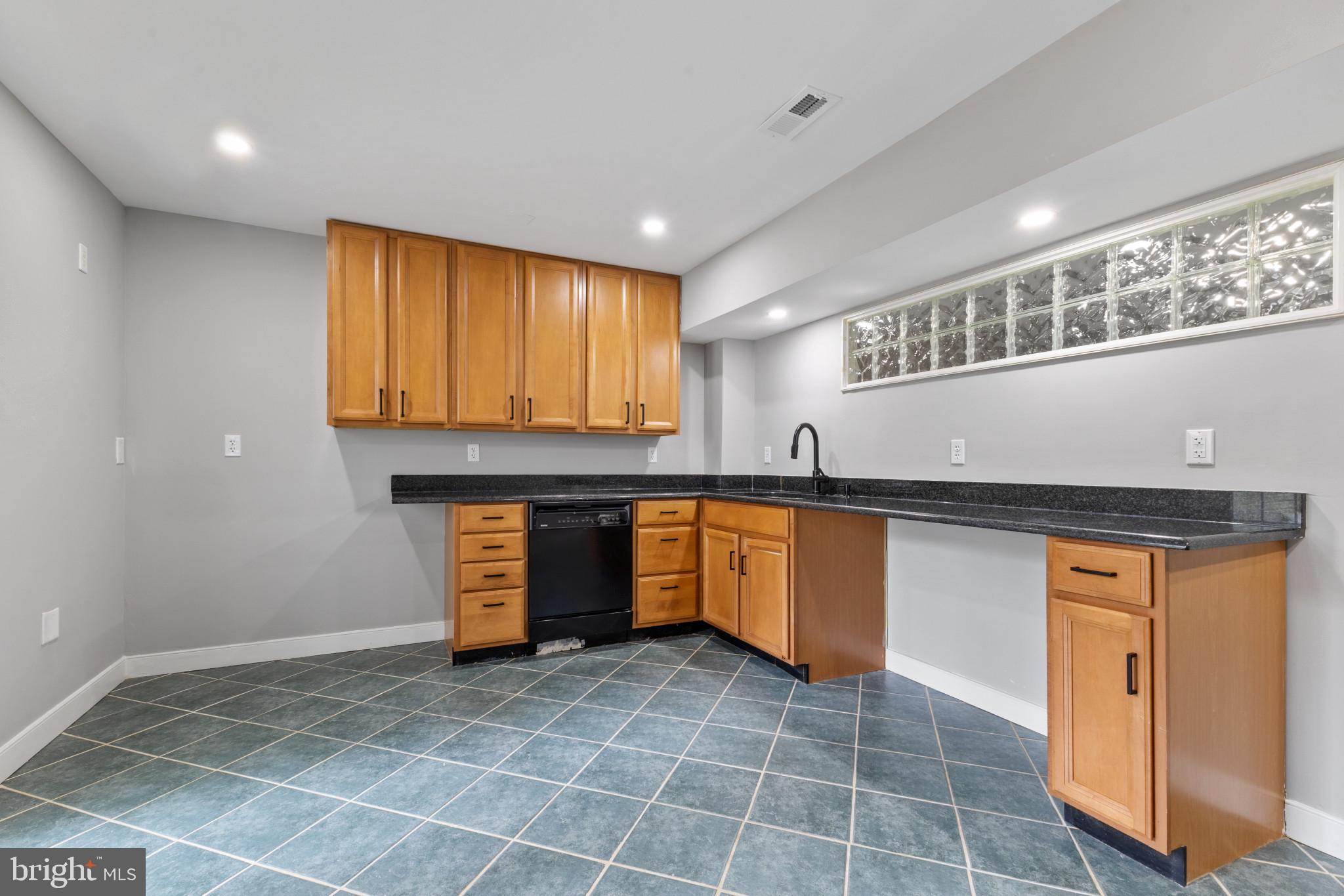 EDGE HILL - Residential